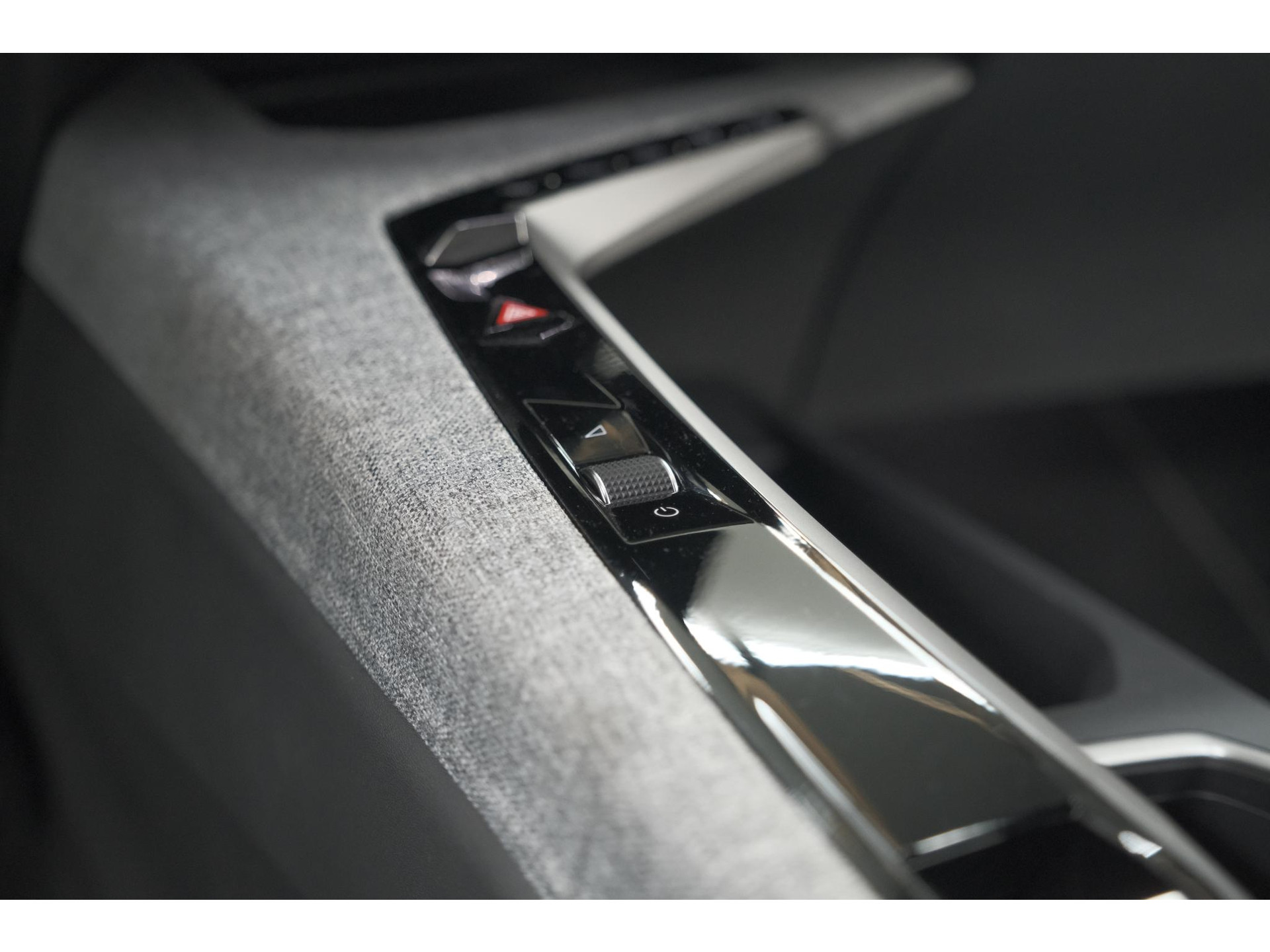 Peugeot 5008 Hybrid 136 e-DCS6 Allure | 7 Zitplaatsen | Camera | Stoelverwarming | Panoramic Navigation pack