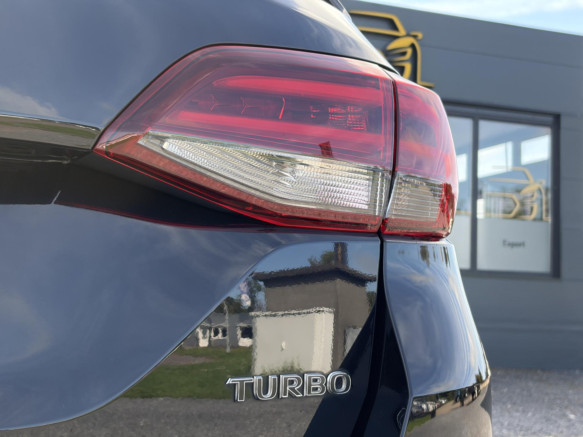 Opel Astra Sports Tourer 1.4 Business Executive ✓2 Eigenaar✓Camera✓Navi✓Trekhaakt✓Carplay✓Stoelverw✓Stuurverw✓Automaat✓Dealer Onderhouden✓Keyless✓Clima✓Cruise✓Pdc V+A✓Halfleder✓Comfortstoelen✓150pk✓Rijstrooksensor✓Dodehoeksensor✓Elekt Stoelen✓Lm velgen✓N.