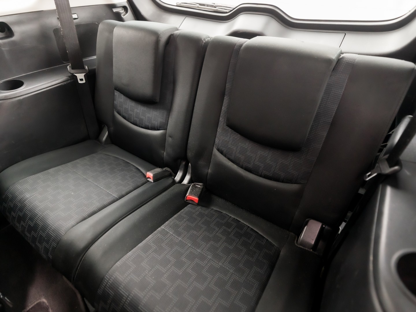 Mazda 5 1.8 Sport 7 Persoons (CLIMATE, GETINT GLAS, TREKHAAK, SCHUIFDEUREN, LM VELGEN, SPORTSTOELEN, ELEK PAKKET, NIEUWE APK, NIEUWSTAAT)