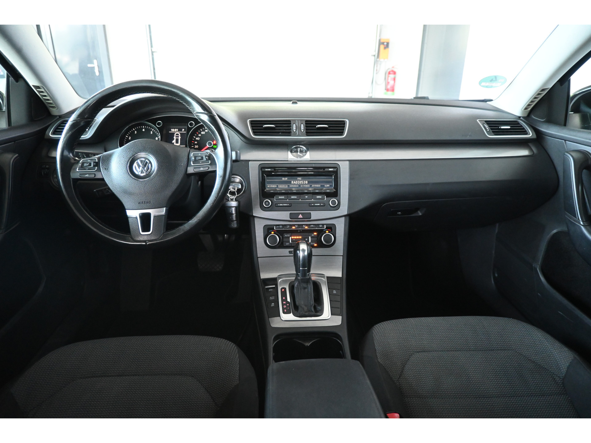 Volkswagen Passat Variant 1.4 TSI Comfortline BlueMotion Automaat Clima Cruise control Trekhaak Lichtmetaal Inruil Mogelijk!