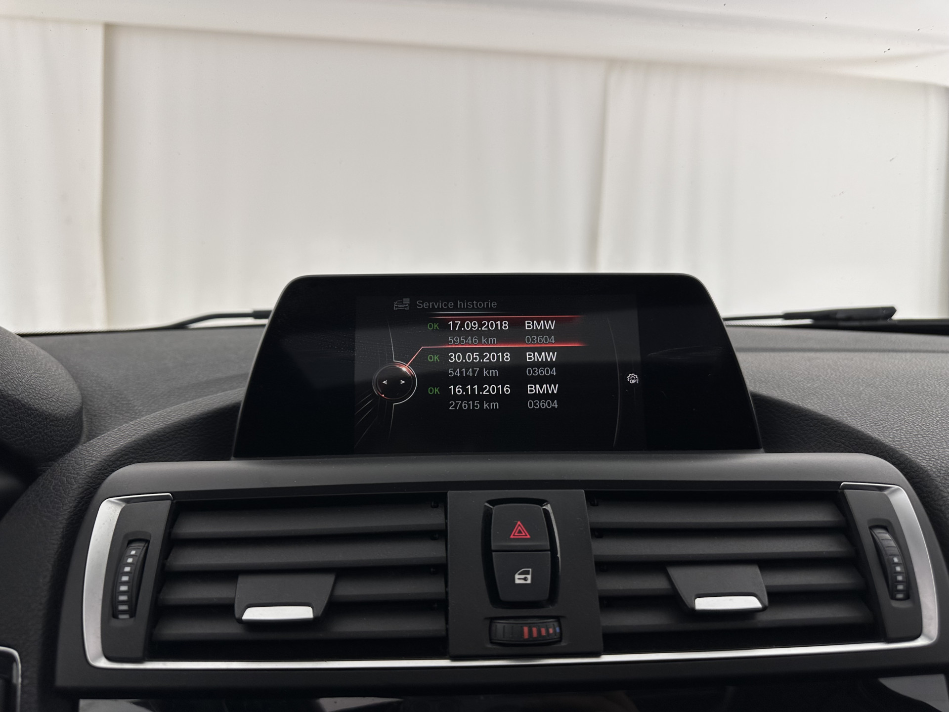 BMW 1-serie 116d EDE Corporate Lease Sport ⚠️GEARBOX AUDIBLE⚠️*PANO | FULL-LED | HEATED-SPORTSEATS | KEYLESS | NAVI-FULLMAP | PRIVACY-GLASS | ECC | PDC | CRUISE | 16''ALU*