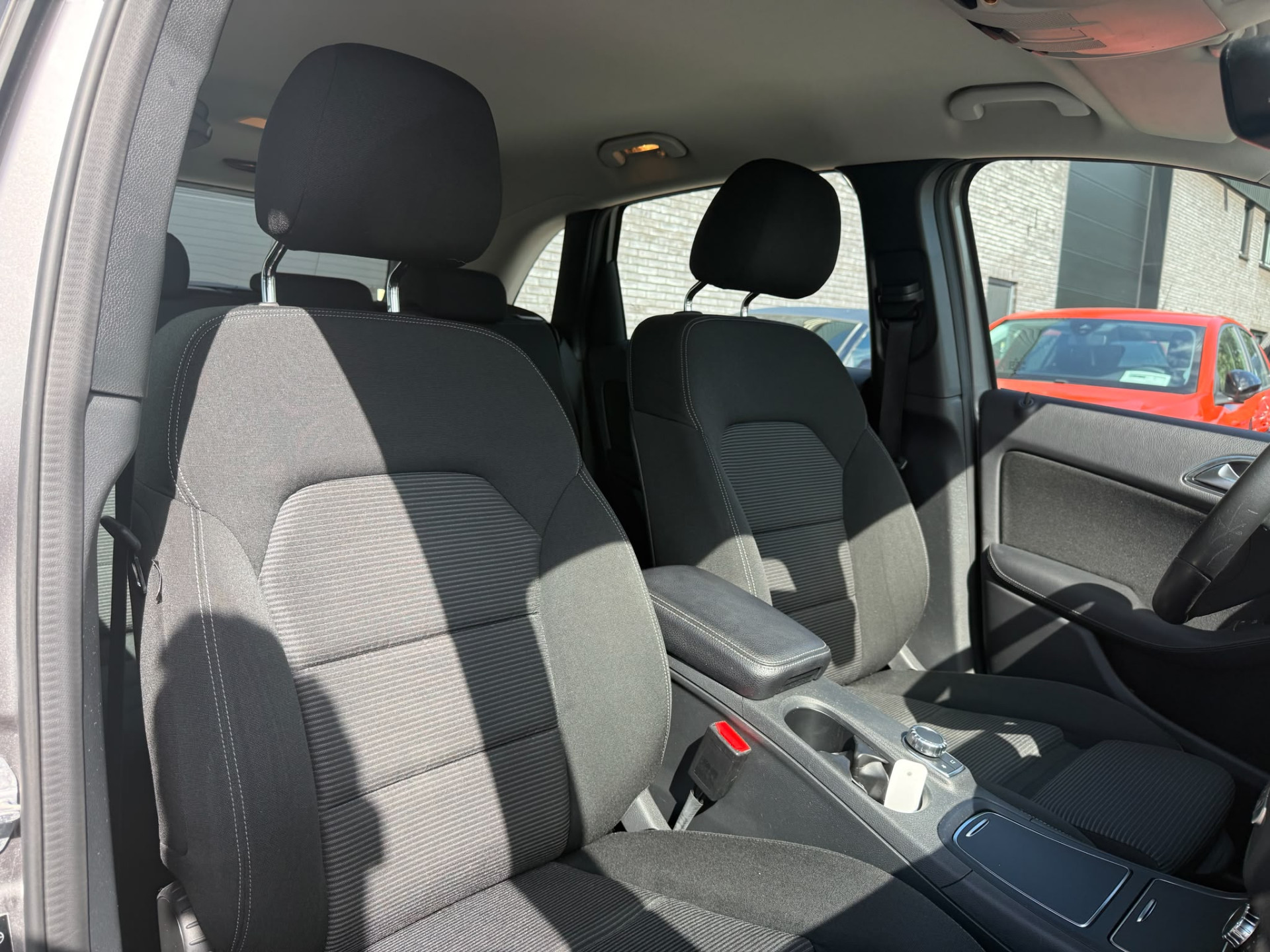 Mercedes-Benz B-klasse 180 Ambition | 1E EIGENAAR | 3/6/12MND GARANTIE | NAVI | LED | AICRO | CRUISE | TREKHAAK |