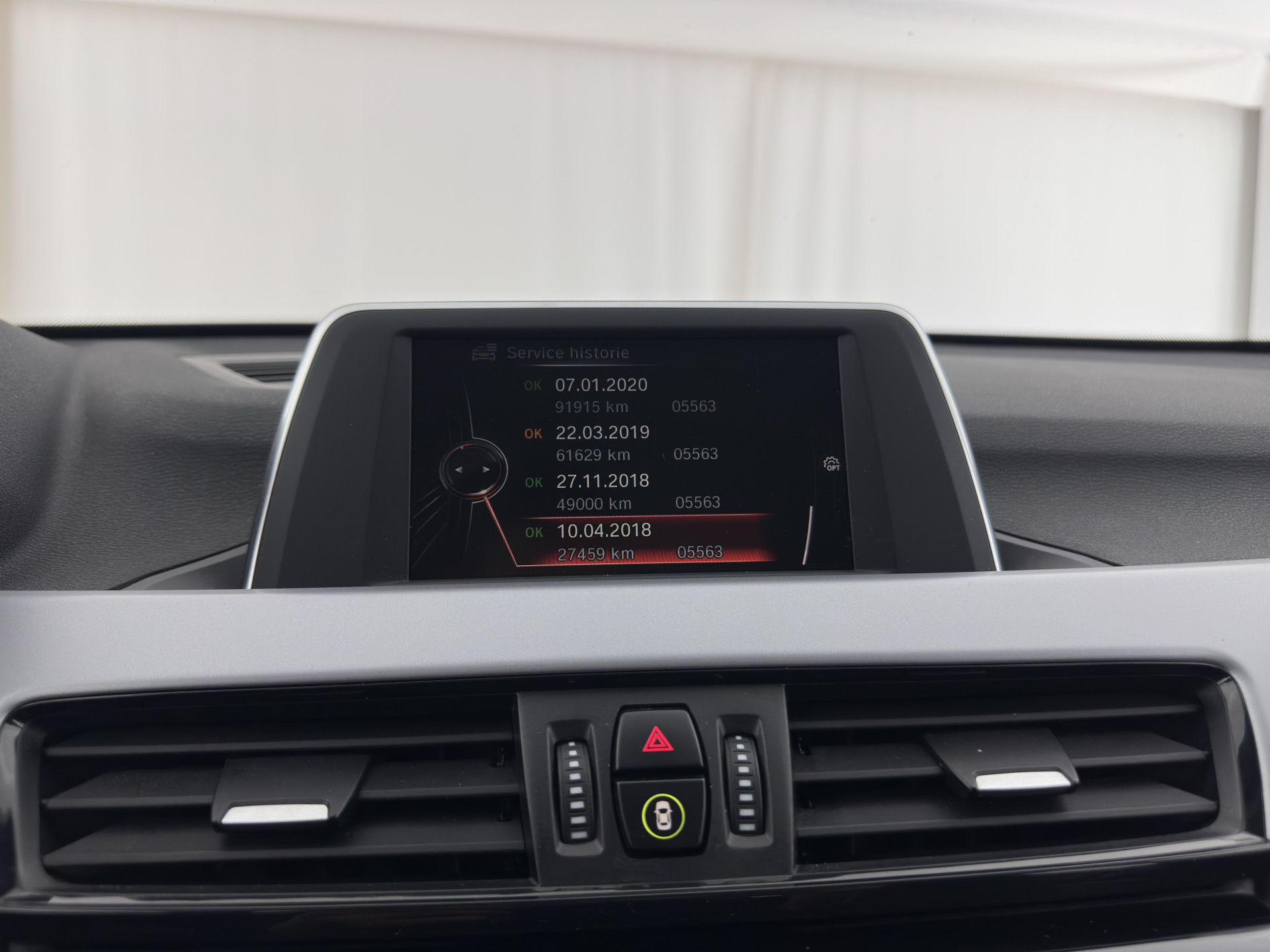 BMW X1 sDrive20i Executive (INCL-BTW) Aut. *LED-LIGHTS | NAVI-FULLMAP | COMFORT-SEATS | ECC | PDC | CRUISE | TOWBAR | 17''ALU*