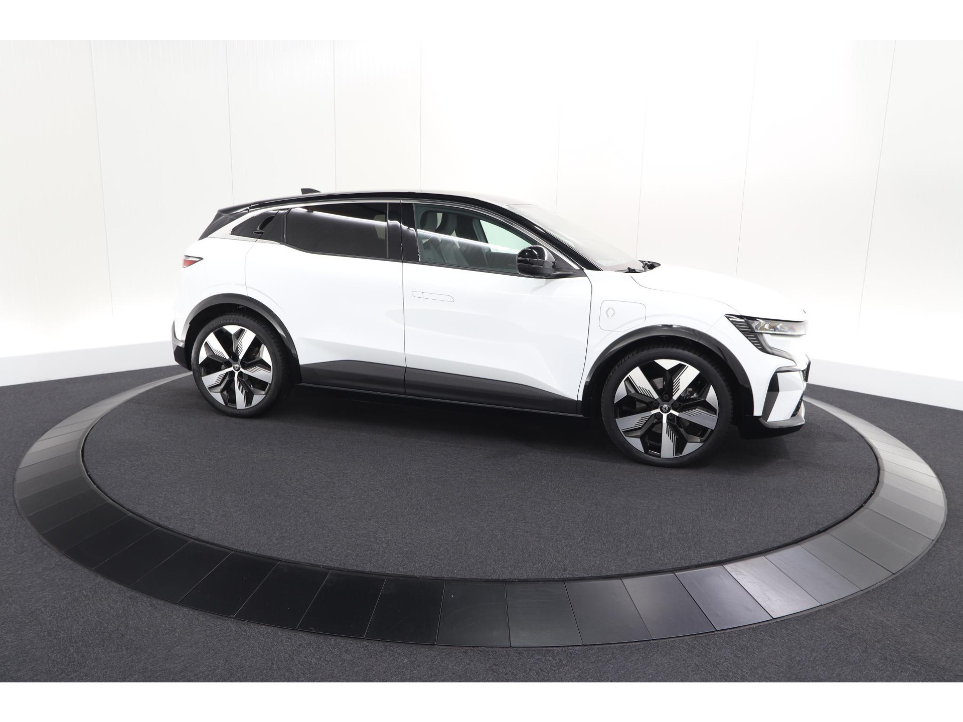 Renault Megane E-Tech EV60 Optimum Charge Techno | 95,4% SOH | Adaptieve Cruise Control | Camera | Apple Carplay