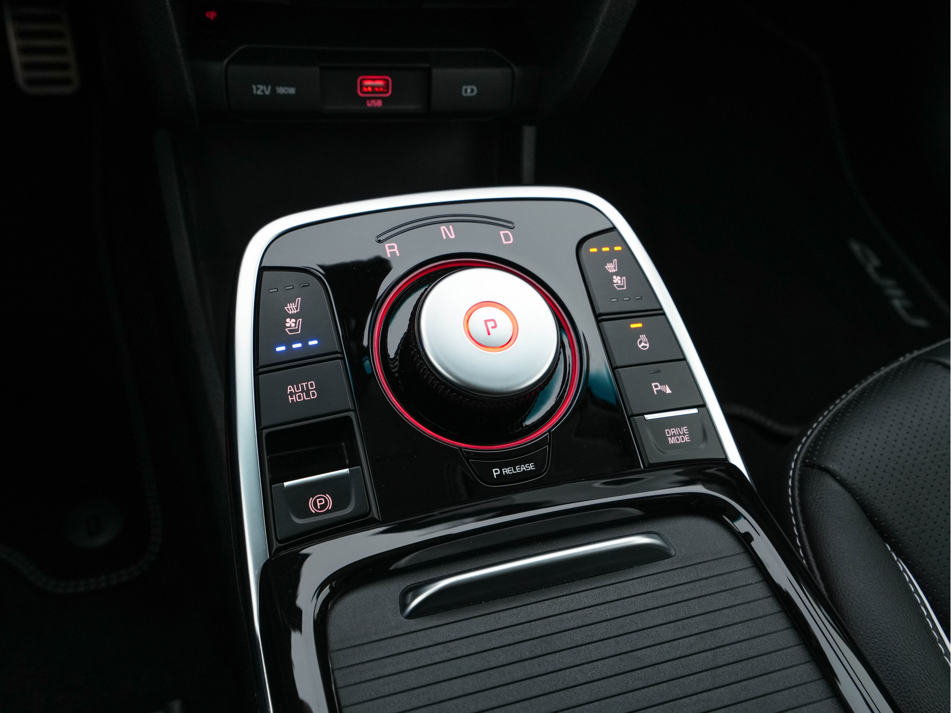 Kia e-Niro DynamicPlusLine 64 kWh [ 3-Fase ] { SOH-99% } (INCL-BTW) Aut. *FULL-LEATHER | NAVI-FULLMAP | DAB | ADAPT.CRUISE | BLINDSPOT | CAMERA | HEATED/COOLED-COMFORTSEATS | KEYLESS | JBL-SOUND | MEMORY-PACK | DIGI-COCKPIT | SHIFT-PADDLES | ...