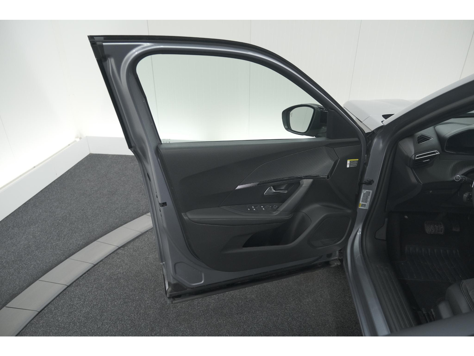 Peugeot 2008 Hybrid 136 e-DSC6 Allure | 360 Camera | Adaptieve Cruise Control | Dodehoekdetectie | Navigatie