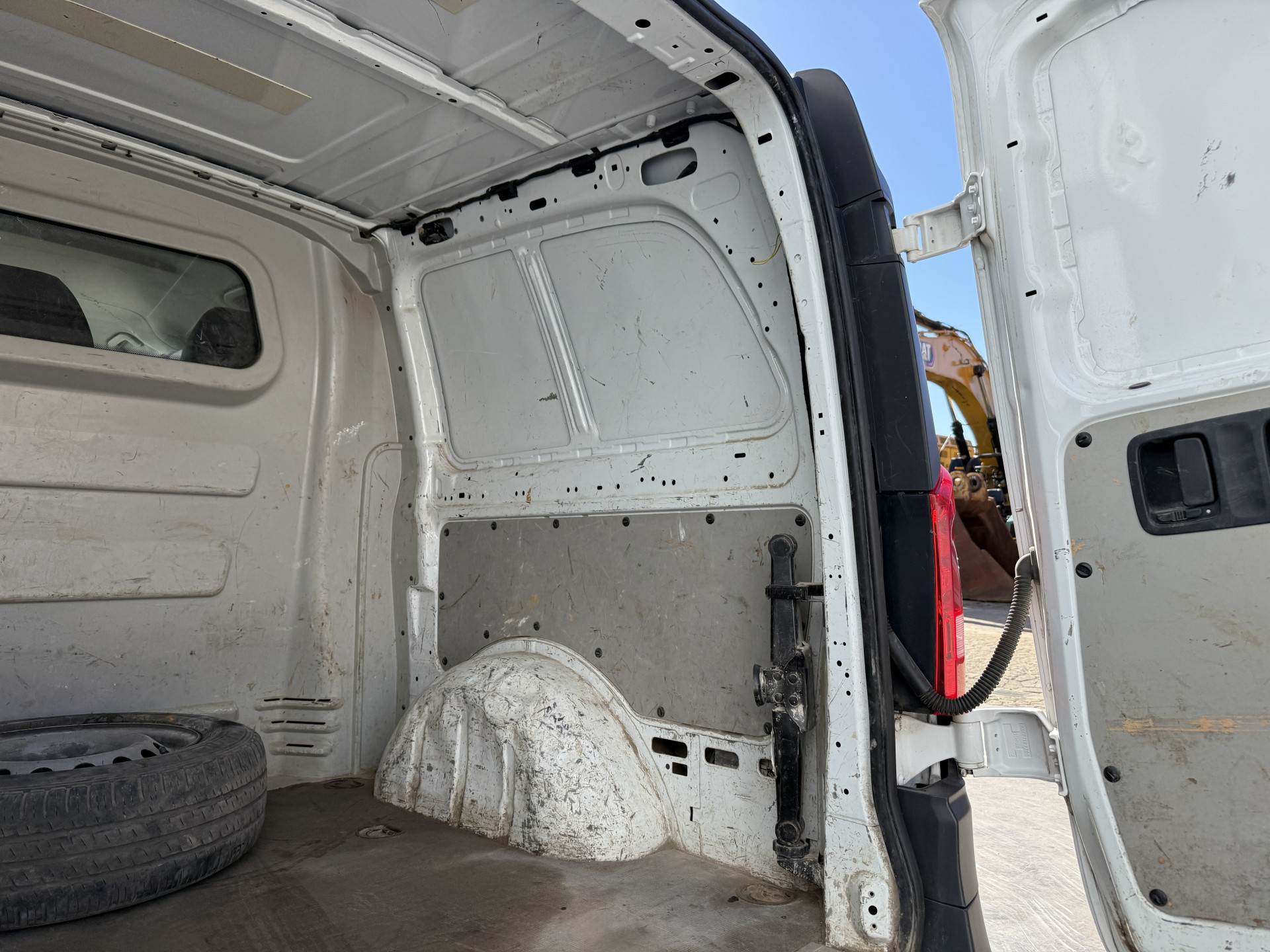 Mercedes-Benz Vito 114 1.9 CDI 136PK Dubbele Cabine L2H1 5 Stoelen Climate Control Cruise Control Trekhaak Carplay Camera