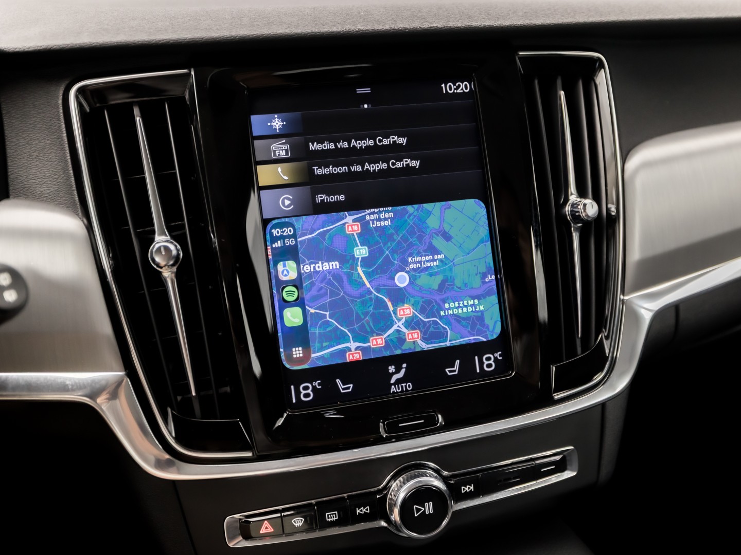 Volvo V90 2.0 T4 Momentum Sport 190Pk Automaat (APPLE CARPLAY, GROOT NAVI, LEDER, GETINT GLAS, STOELVERWARMING ACHTER, MEMORY SEATS, ELEK ACHTERKLEP, NIEUWE APK, NIEUWSTAAT)