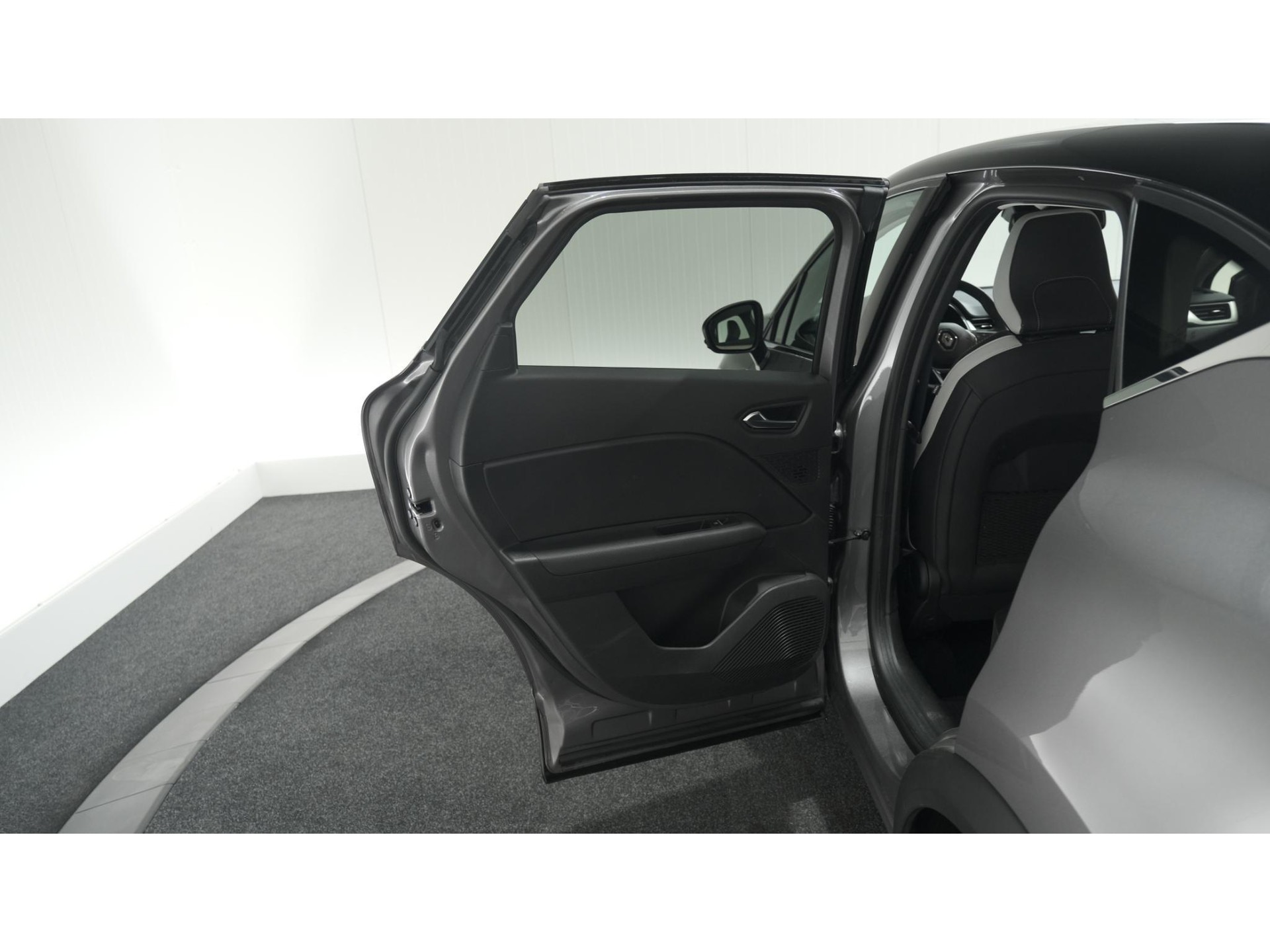 Renault Captur Mild Hybrid 140 EDC Techno | 360 Camera | 9.3 Inch Grootscherm | Stoelverwarming | Apple Carplay | 18 Inch Lichtmetalen Velgen