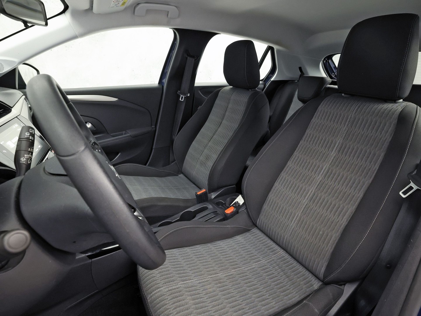 Opel Corsa 1.2 Sport (APPLE CARPLAY, GROOT NAVI, CRUISE, LM VELGEN, SPORTSTOELEN, LANE ASSIST, NIEUWSTAAT)