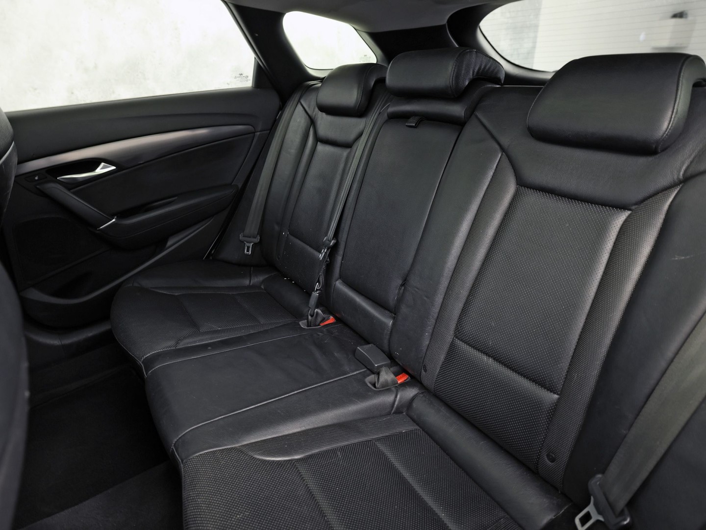 Hyundai i40 Wagon 2.0 GDI i-Catcher 177Pk Automaat (PANORAMADAK, NAVIGATIE, CAMERA, GETINT GLAS, STOELVERWARMING, ELEK SPORTSTOELEN, CRUISE, XENON, NIEUWSTAAT)