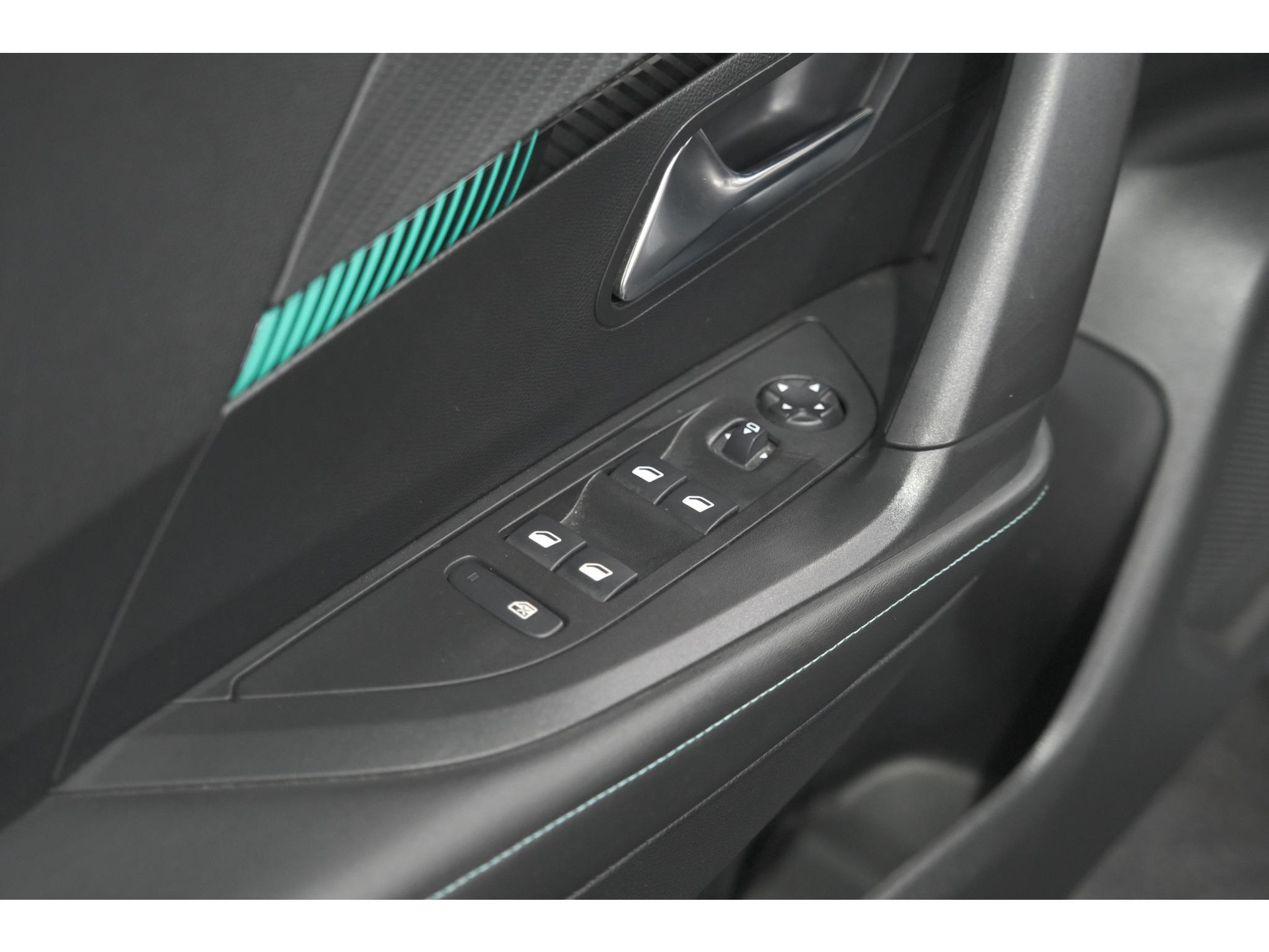 Peugeot 2008 PureTech 130 Allure Pack | Camera | Adaptieve Cruise Control | Apple Carplay | Stoelverwarming