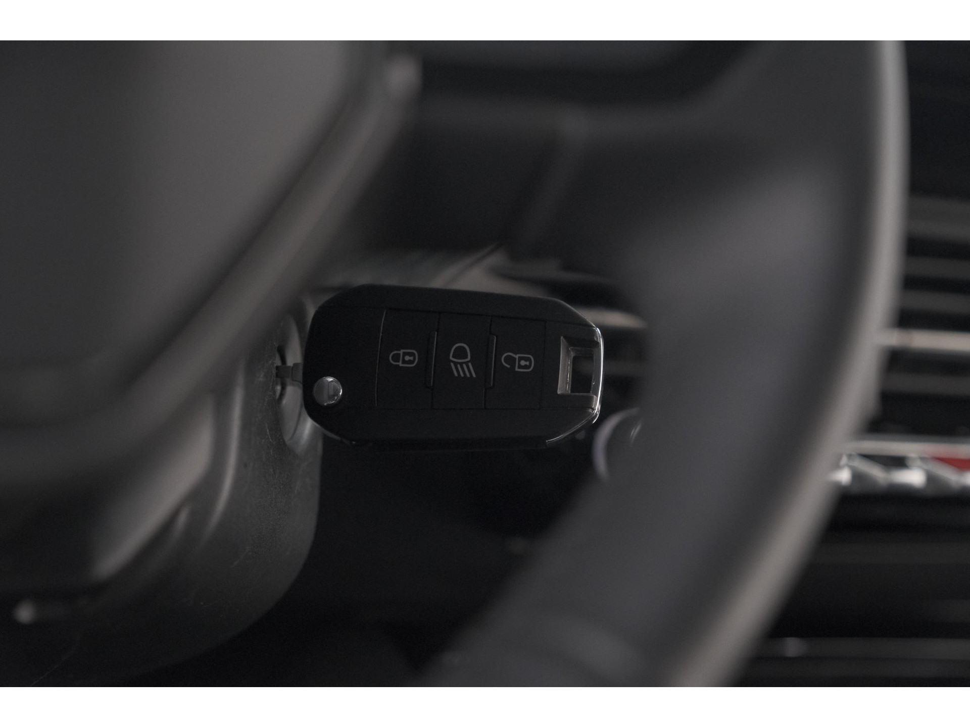 Peugeot 208 PureTech 100 Active | Parkeersensoren | Navigatie | Apple Carplay