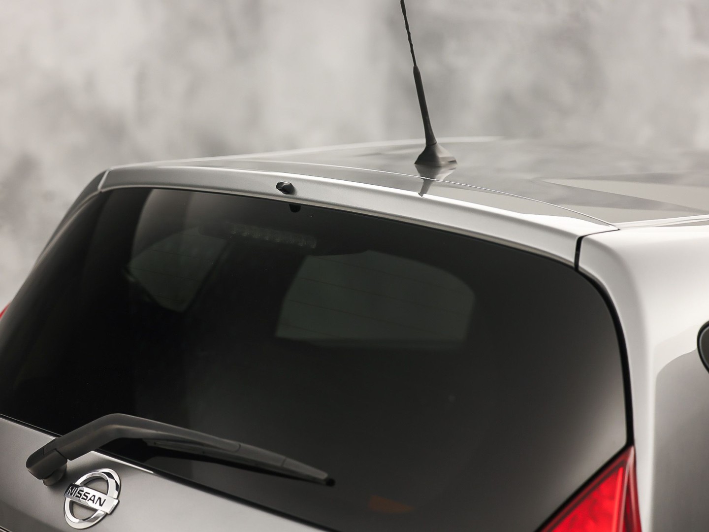Nissan Note 1.2 Sport (AIRCO, GETINT GLAS, LM VELGEN, SPORTSTOELEN, CRUISE, NIEUWE APK, NIEUWSTAAT)