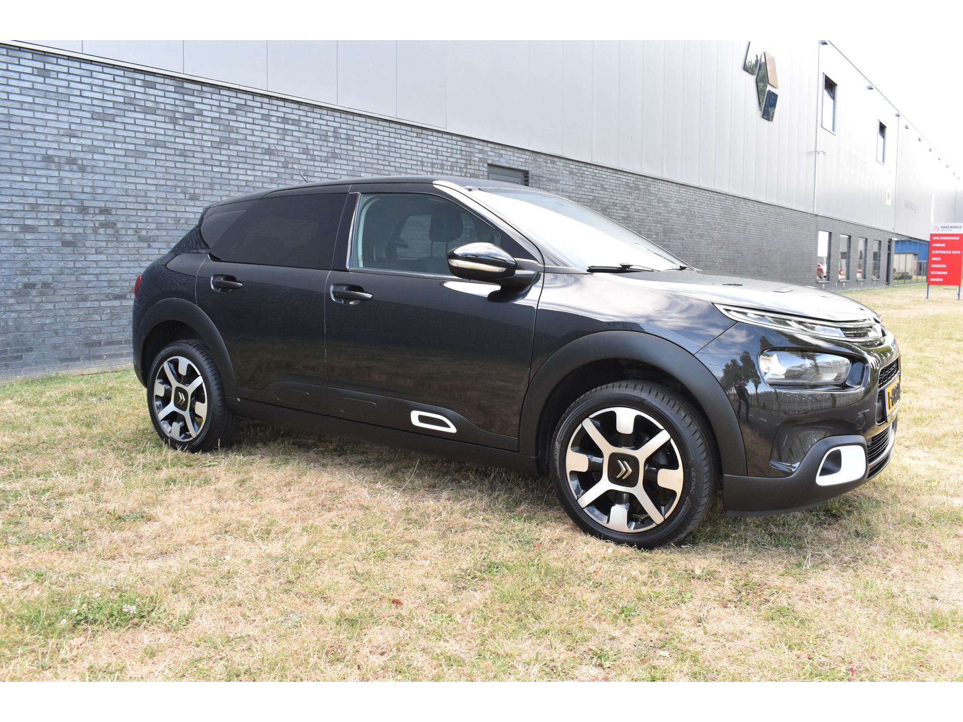 Citroën C4 Cactus 1.2 PureTech Feel Trekhaak Navi Stoelverwarming