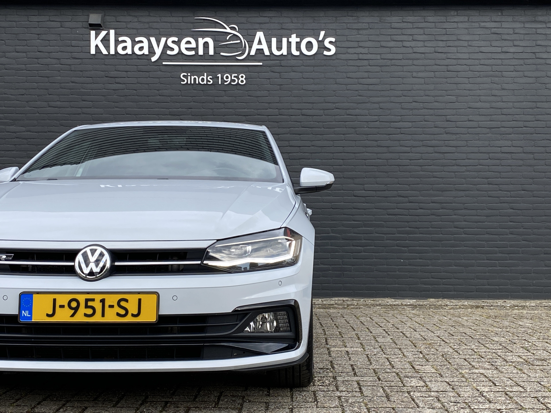 Volkswagen Polo 1.0 TSI R Line 116 pk AUT. | 1e eigenaar | 2x R Line | navigatie | virtual cockpit | stoelverwarming | sportstoelen