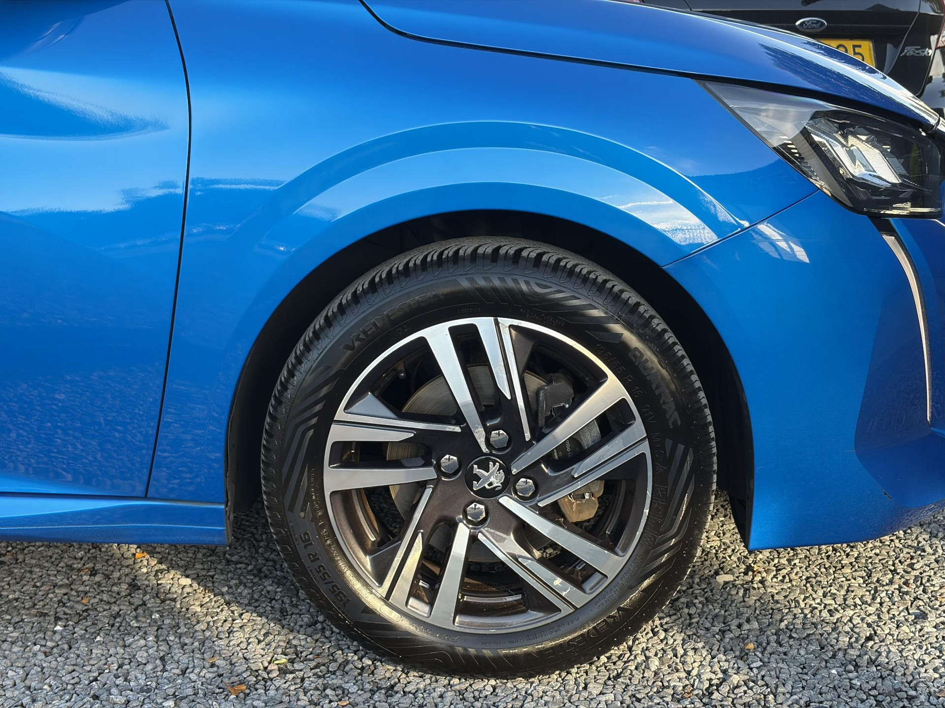 Peugeot 208 1.2 PureTech Allure ✓D-riem vv in 10-2025✓1e Eigenaar✓360° Camera✓Carplay✓Navi✓101pk✓LED✓Clima✓Cruise✓6 Bak✓Pdc✓Lm velgen✓Halfleder✓Recent beurt gehad✓N.A.P✓Apk tot 08-2028