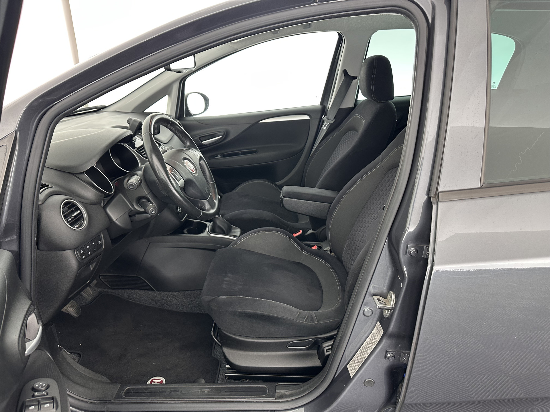 Fiat Punto Evo 1.3 M-Jet Lounge *ECC | SPORT-SEATS | MICROFIBRE | PDC | CRUISE | RADIO-CD/MP3 | 16''ALU*