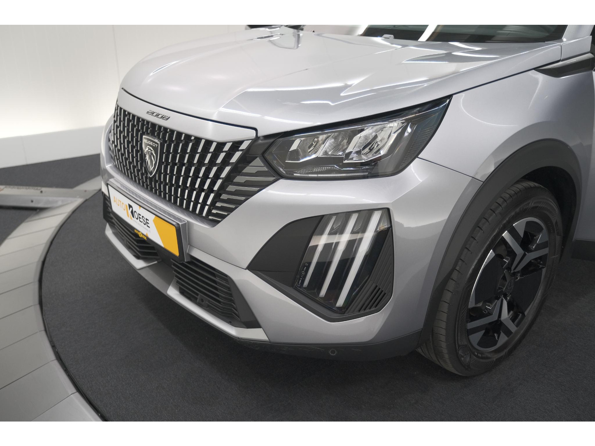 Peugeot 2008 PureTech 100 Allure | Apple Carplay | Parkeersensoren | Climate control