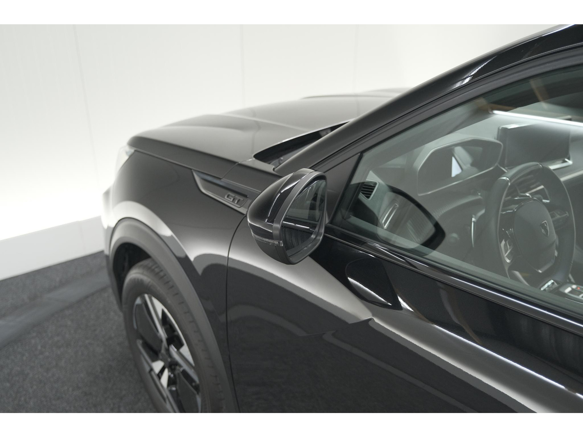 Peugeot 2008 PureTech 130 EAT8 GT | Camera | Parkeersensoren | Apple Carplay