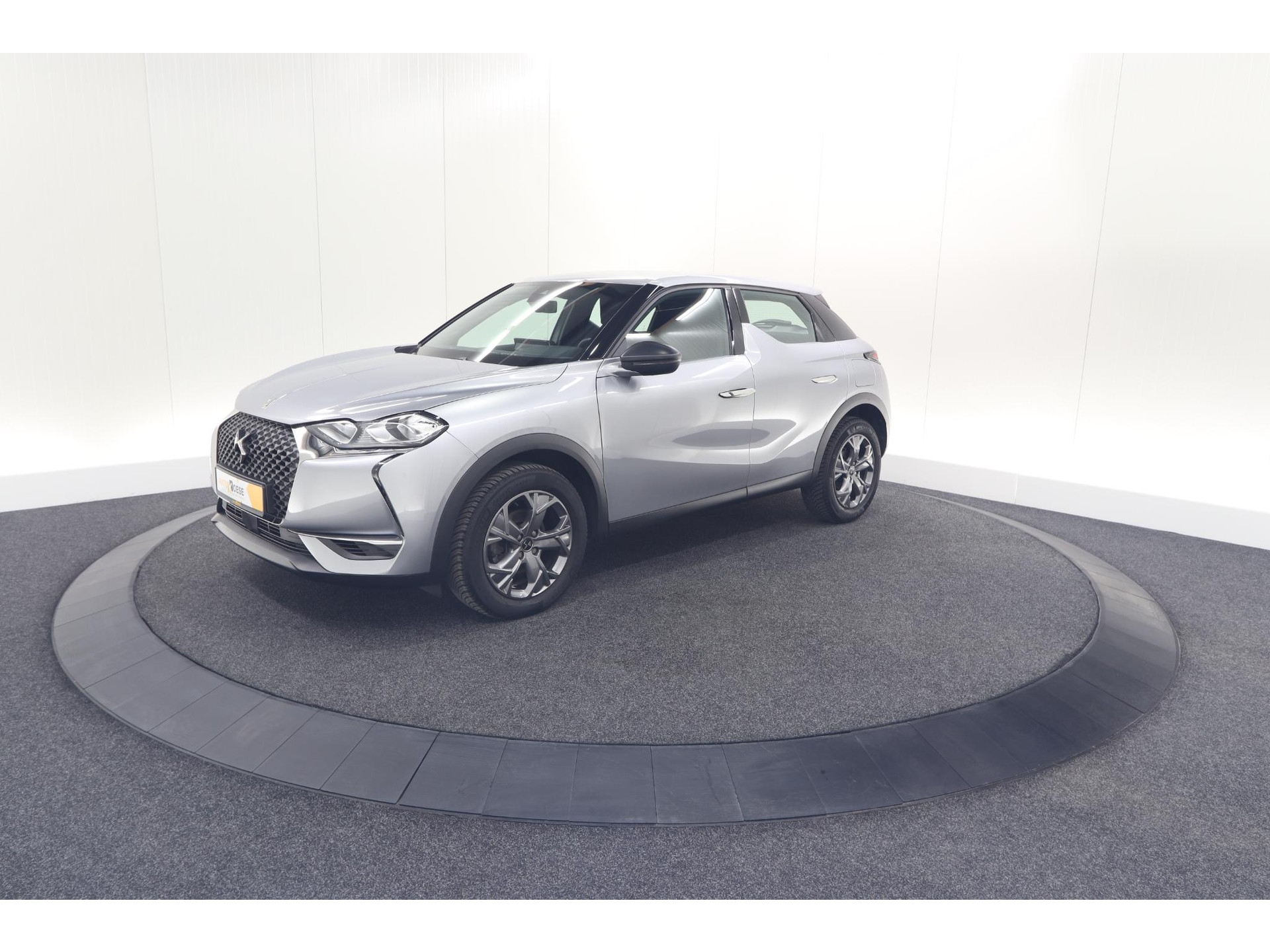 DS 3 Crossback PureTech 100 Montmartre | Parkeersensoren | Apple Carplay | Allseason Banden | Navigatie | Climate Control