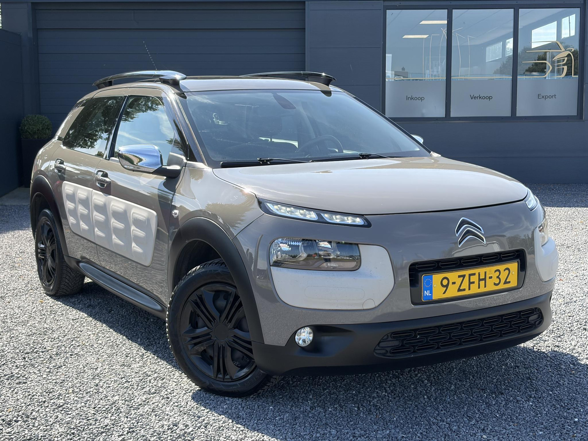 Citroen C4 Cactus 1.2 PureTech Business ✓D-riem vv in 2026✓Pano✓Camera✓Carplay✓110pk✓Stoelverw✓Navi✓Clima✓Cruise✓Pdc✓Halfleder✓N.A.P✓Apk tot 02-2027