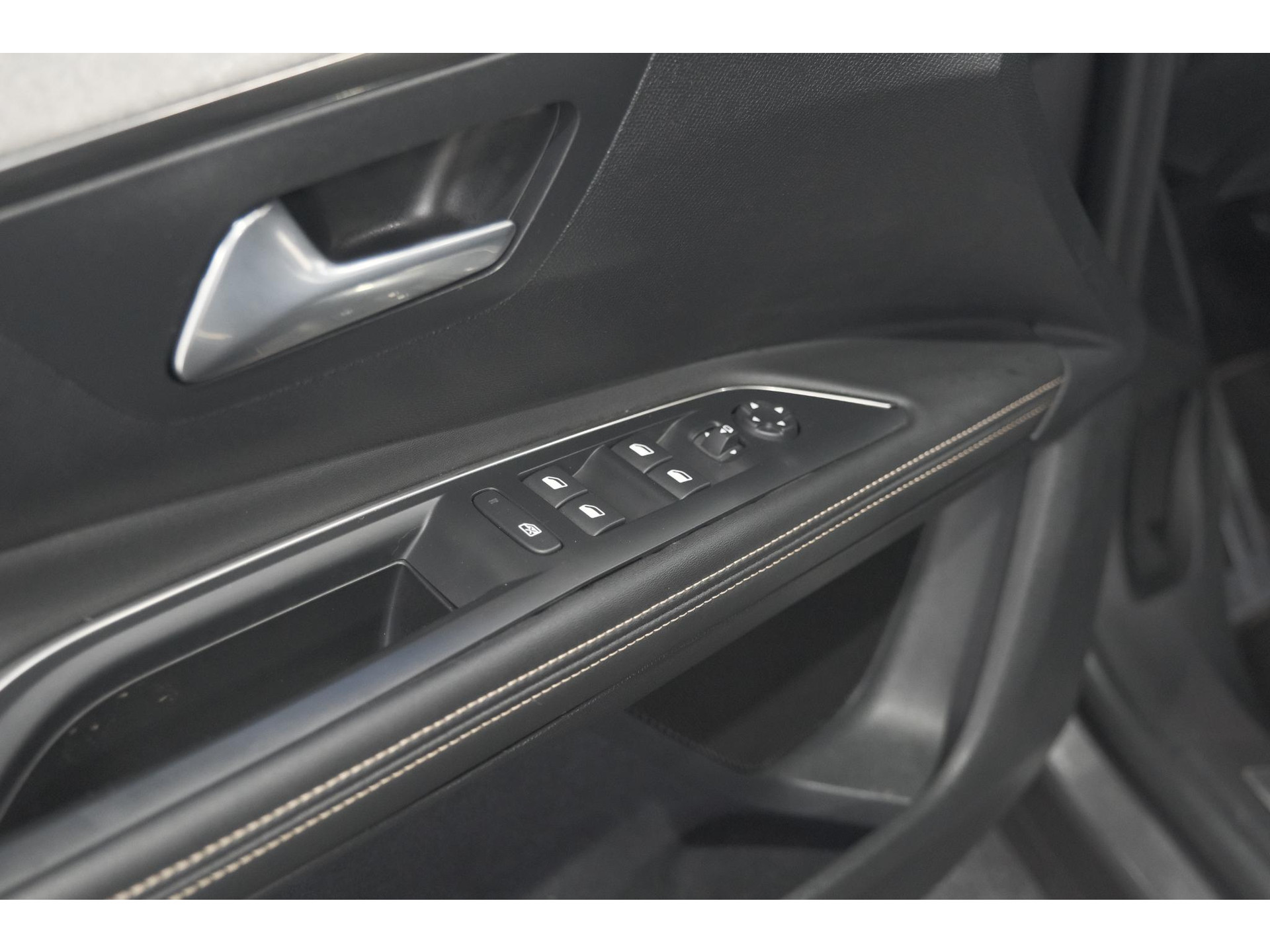 Peugeot 5008 PureTech 130 GT | Camera | Adaptieve Cruise Control | Dodehoekdetectie | Navigatie