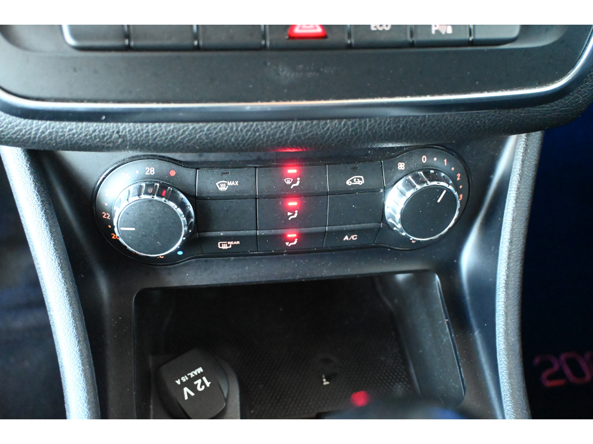 Mercedes-Benz CLA-klasse 200 Ambition Bi-Xenon Cruise Airco PDC Navigatie Inruil Mogelijk!