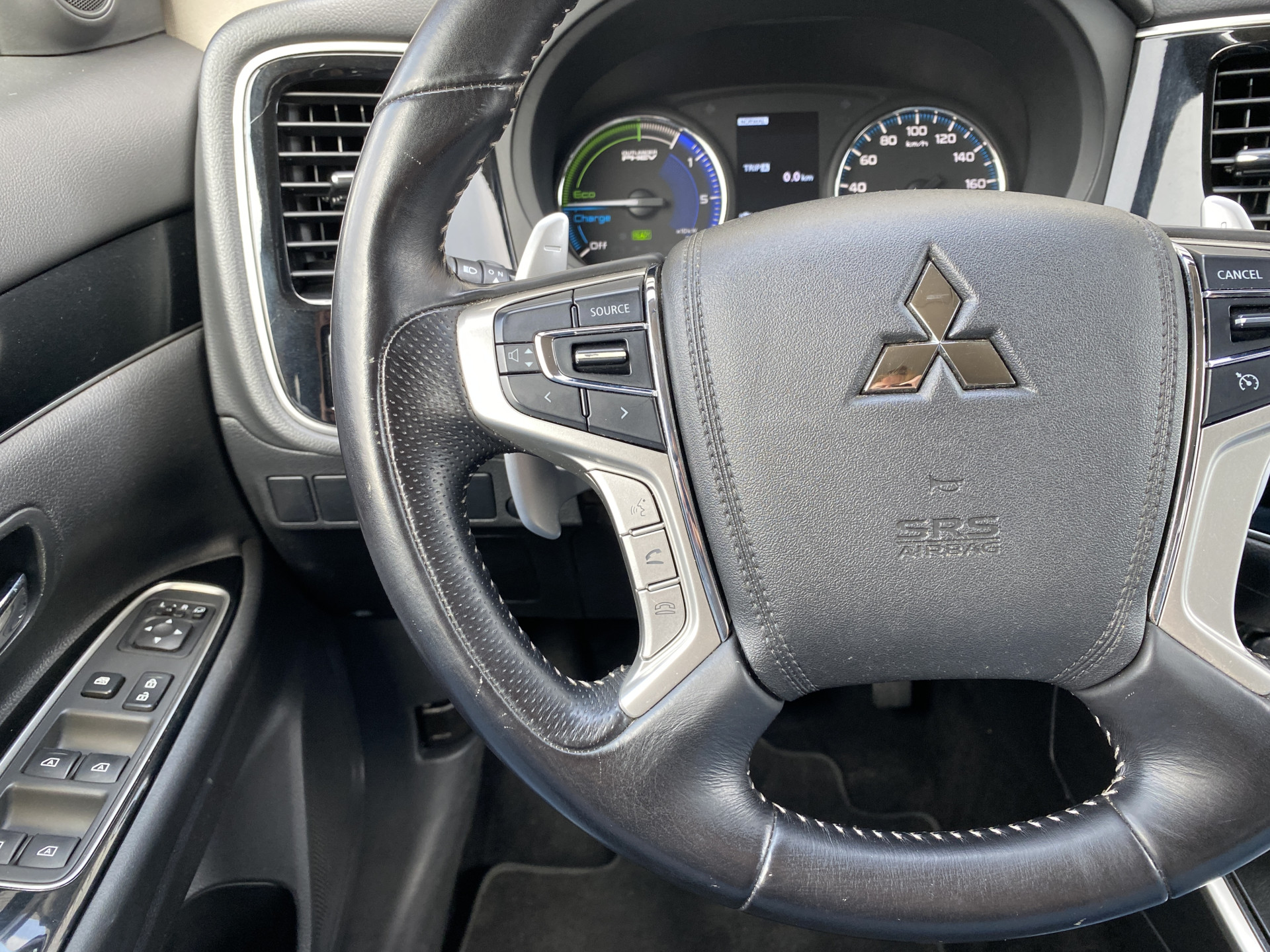 Mitsubishi Outlander 2.4 PHEV Intense+ 4WD 225 pk AUT. | 1e eigenaar | navigatie | trekhaak | elektr. v. stoel | carplay | alcantara