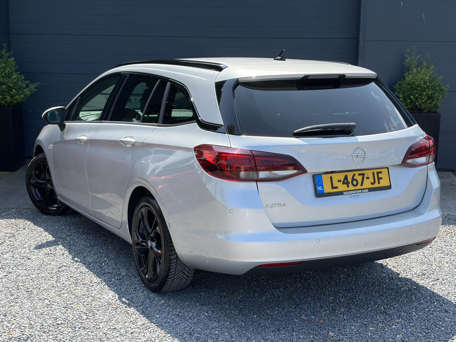 Opel Astra Sports Tourer 1.2 Ultimate 146pk,Afn Trekhaak,Camera,Keyless,Carplay,6 Bak,Stoelverw,Lm velgen,Alcantara-Leder,Dealer Onderhouden,Clima,Cruise,Dodehoek,Rijstrooksensor,N.A.P,Pdc V+A,Apk tot 07-2028