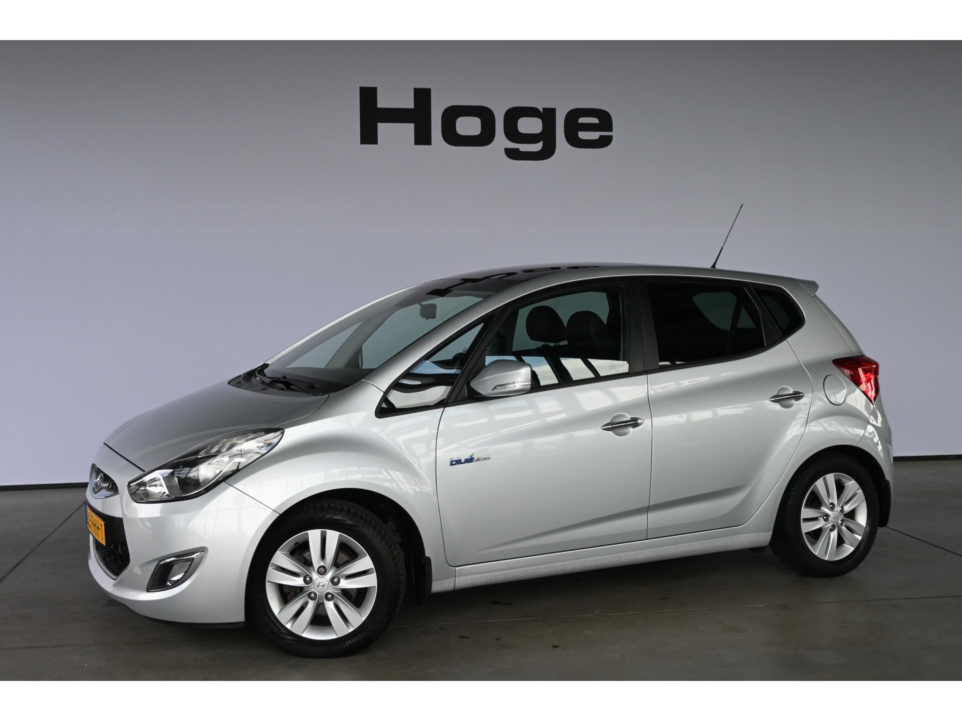 Hyundai ix20 1.4i i-Catcher Clima Navigatie Schuifdak Trekhaak Goed Onderhouden! Inruil Mogelijk!