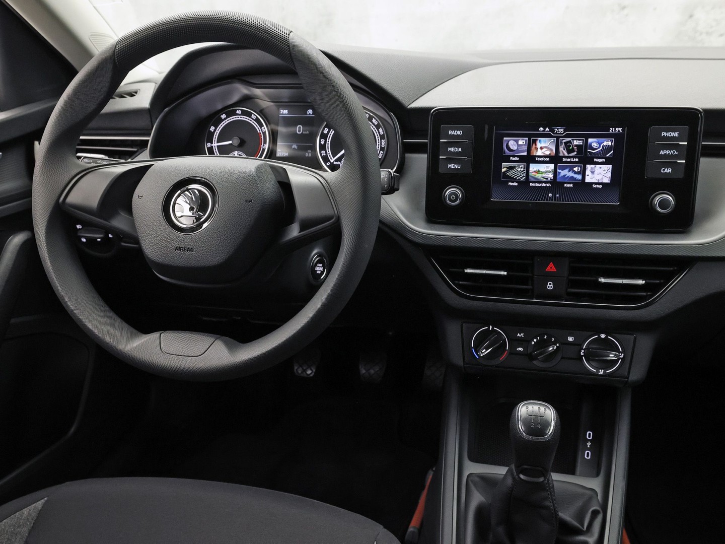 Škoda Scala 1.0 TSI Sport (CRUISE, GETINT GLAS, SPORTSTOELEN, LED KOPLAMPEN, ELEK PAKKET, NIEUWE APK, NIEUWSTAAT)