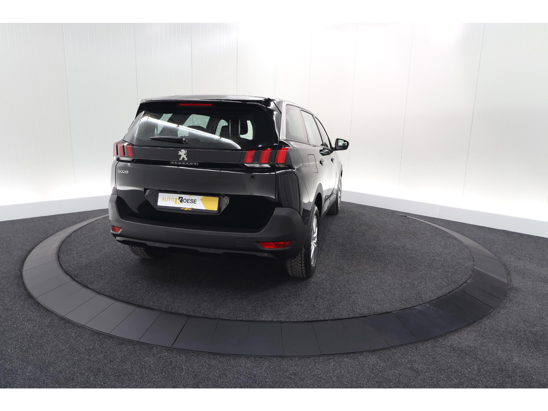 Peugeot 5008 PureTech 130 EAT8 Active Pack Business | 7 Zitplaatsen | Camera | Navigatie | Apple Carplay | Parkeersensoren