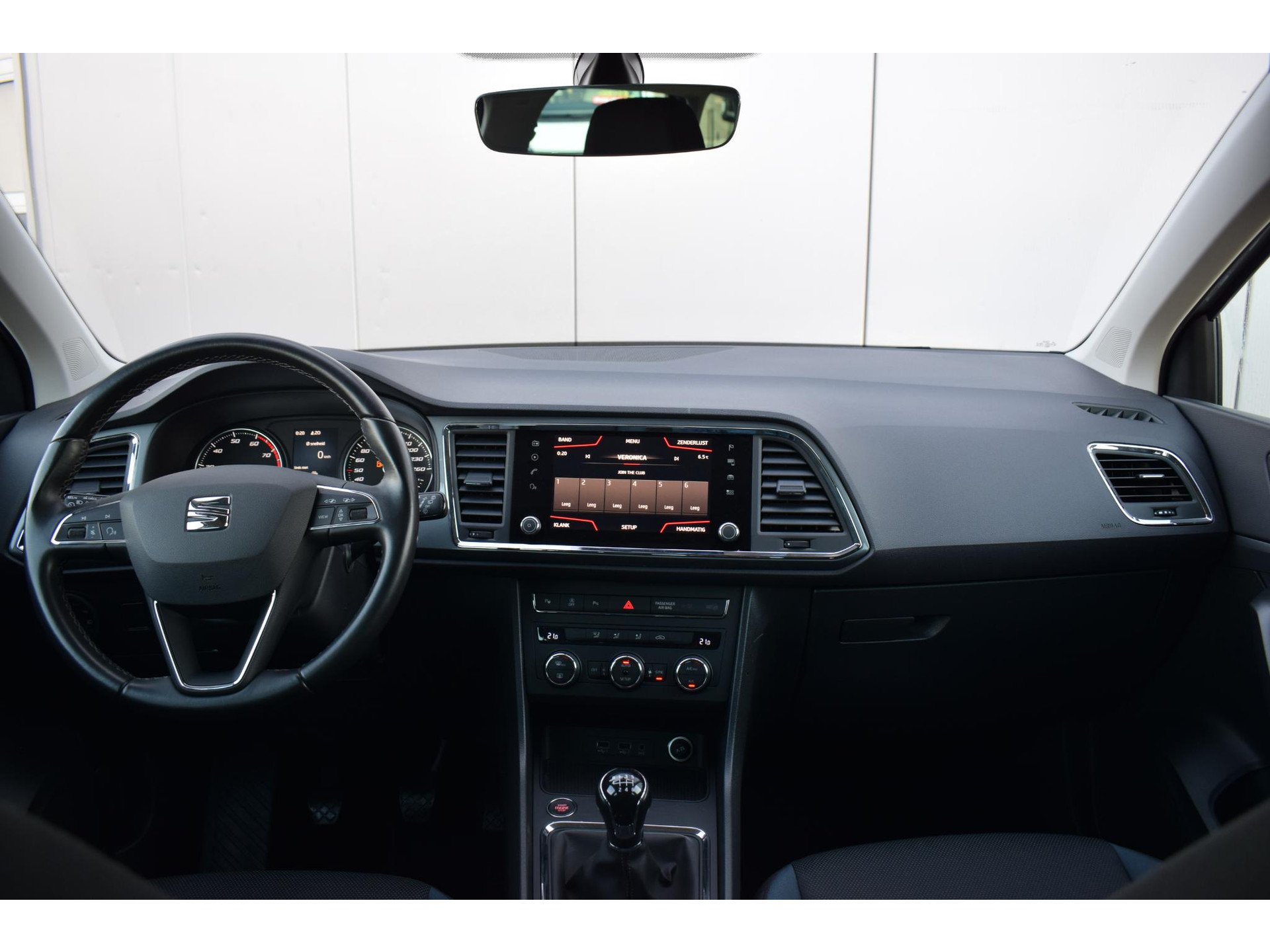 SEAT Ateca 1.0 EcoTSI Style Business Intense | Trekhaak | Apple CarPlay | Camera | Climate