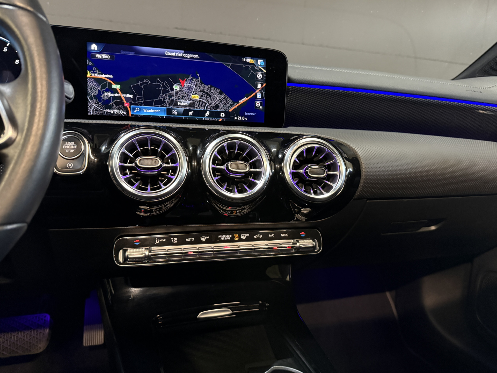 Mercedes-Benz CLA-klasse Shooting Brake 180 Luxury Line | Panoramadak | Leder | Camera | Sfeerverlichting