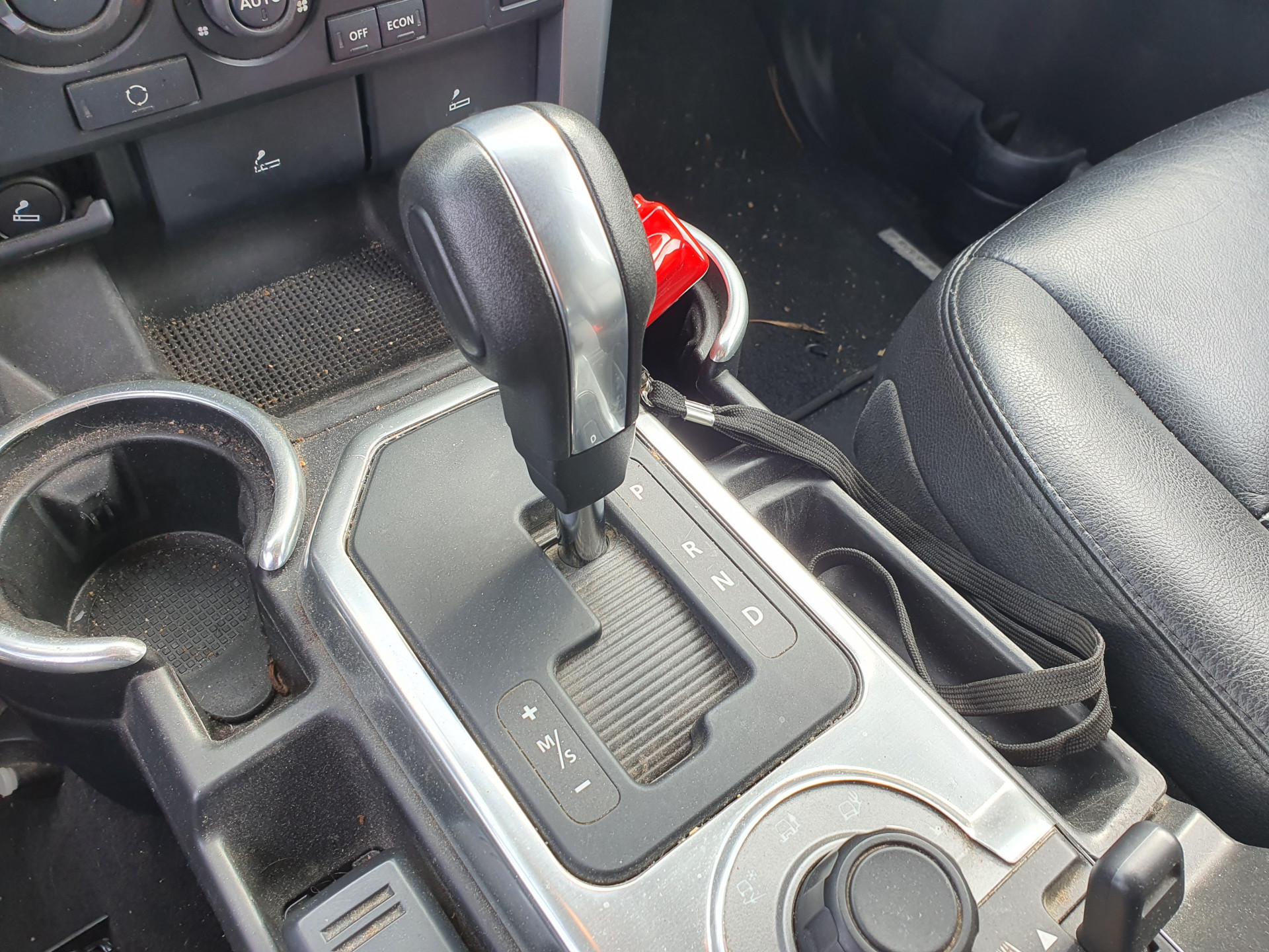 Land Rover Discovery 2.7 TdV6 SE  Climate-Pack [⚠️] Aut. *NAVI-FULLMAP | HARMAN/KARDON-AUDIO | WINDSOR-LUXURY-LEATHER | ELECTRIC-WINCH | ECC | AIR-SUSPENSION | PDC | CRUISE | COMFORT-SEATS | 18"ALU* ! LEES DE ADVERTENTIE GOED !