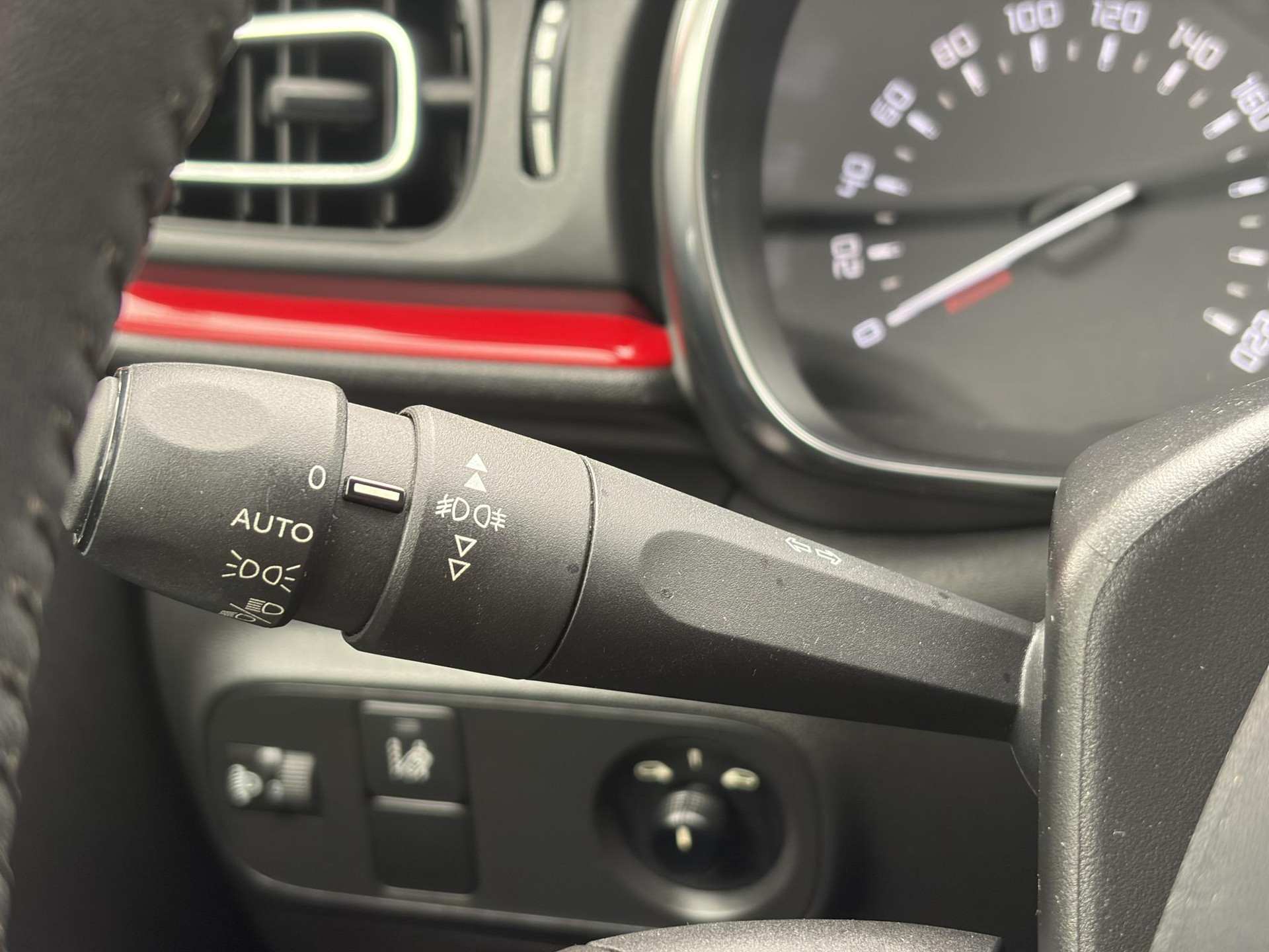 Citroen C3 1.2 PureTech S&S Shine D-riem vv in 08-2026 l 1e Eigenaar l Camera l Carplay l Navi l 110pk l Dealer Onderhouden l Clima l Cruise l 6 Bak l Pdc l Lm velgen l N.A.P l Apk tot 02-2027