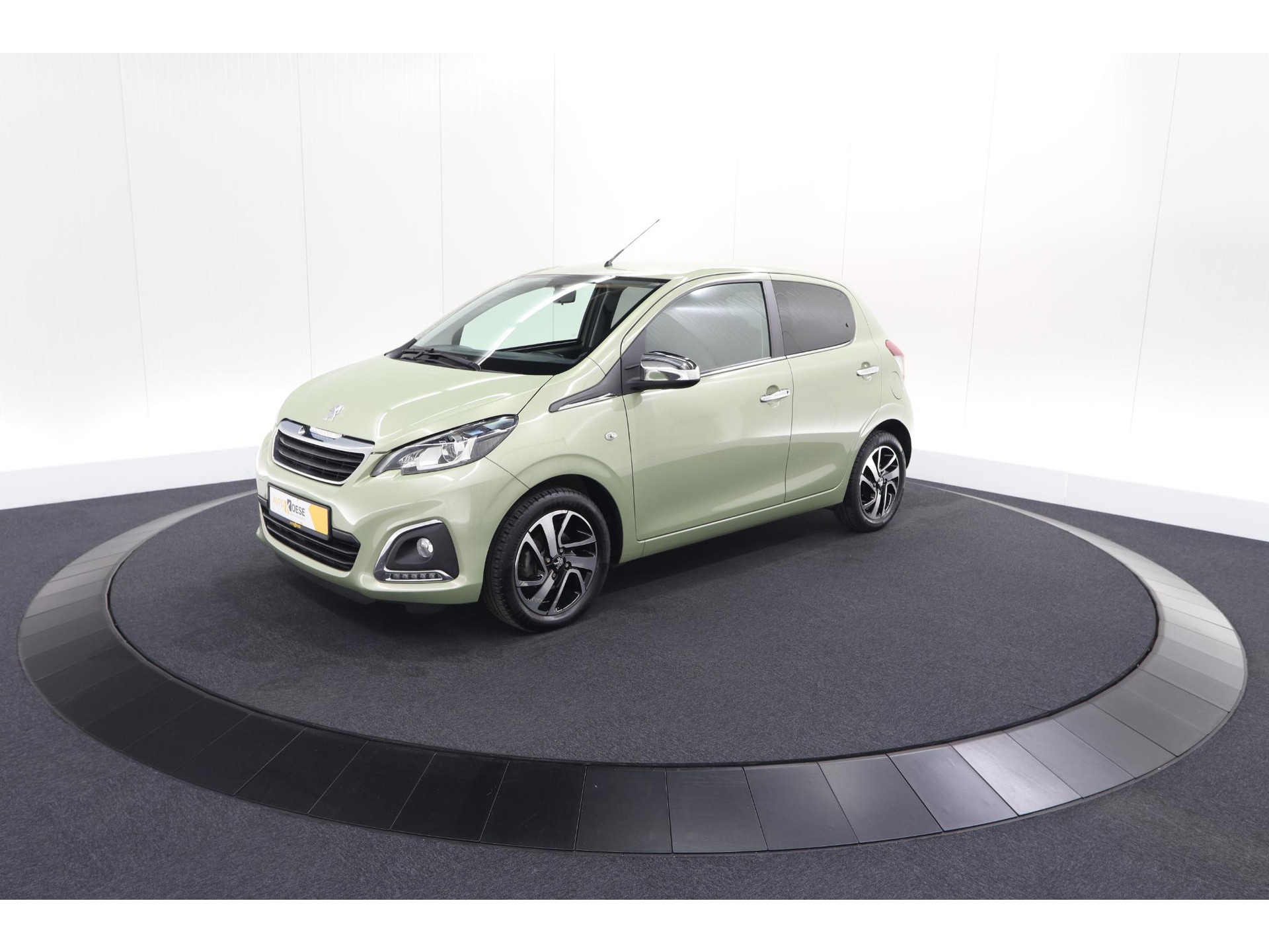 Peugeot 108 1.0 e-VTi Allure | Camera | Climate Control | Apple Carplay | 15 Inch Lichtmetalen Velgen