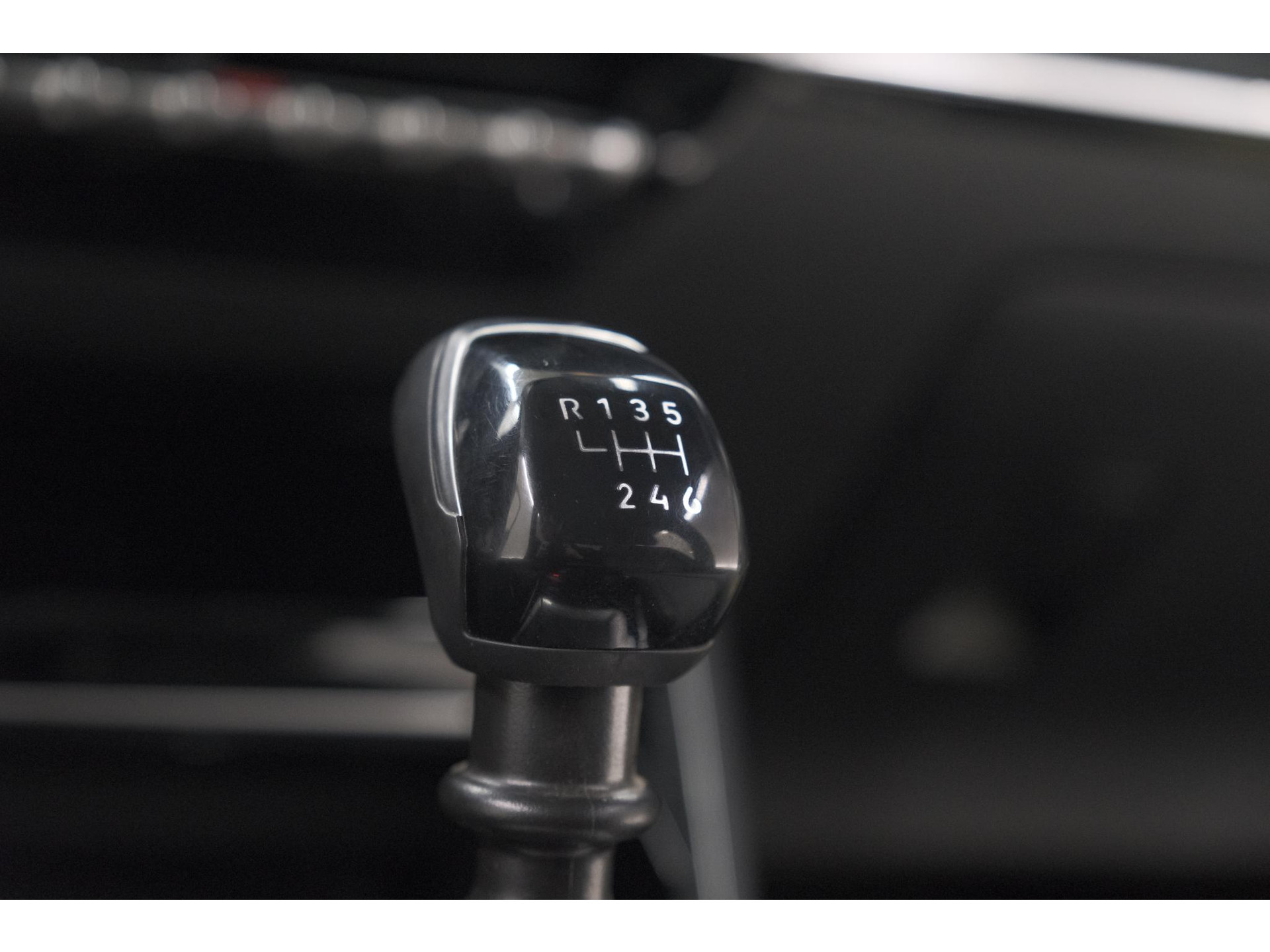 Peugeot 208 PureTech 100 Allure | Apple Carplay | Parkeersensoren | Climate Control