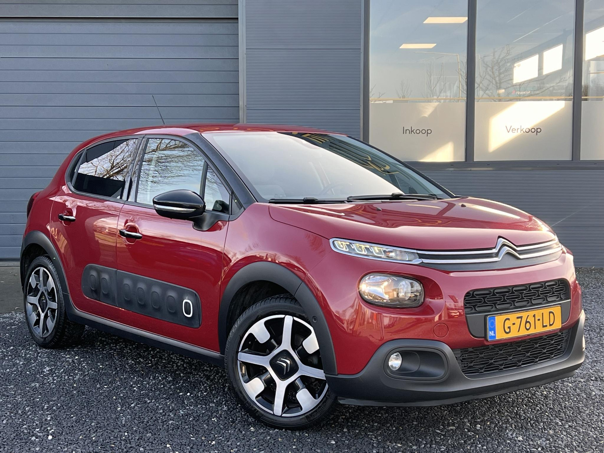 Citroen C3 1.2 PureTech S&S Shine 110pk,D-riem vv in 2023,2e Eigenaar,Camera,Navi,Clima,Cruise,Pdc V+A,APK tot 01-2027