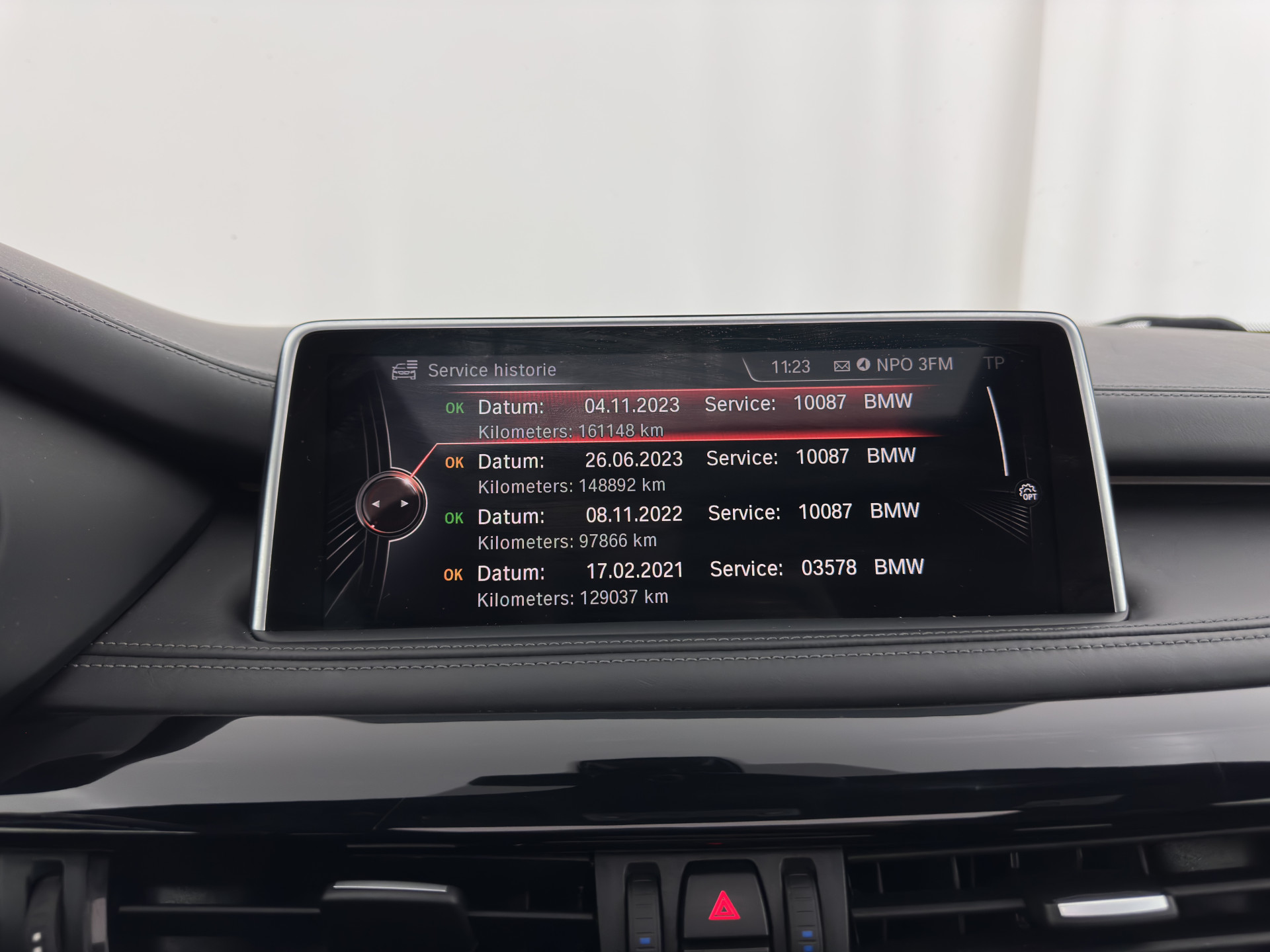 BMW X5 M Aut. *PANO | HEAD-UP | LEATHER | FULL-LED | NAVI-FULLMAP | MEMORY-PACK | HARMAN/KARDON-AUDIO | KEYLESS | CAMERA | HEATED-COMFORTSEATS | SHIFTPADDLES | TOWBAR | 20''ALU*