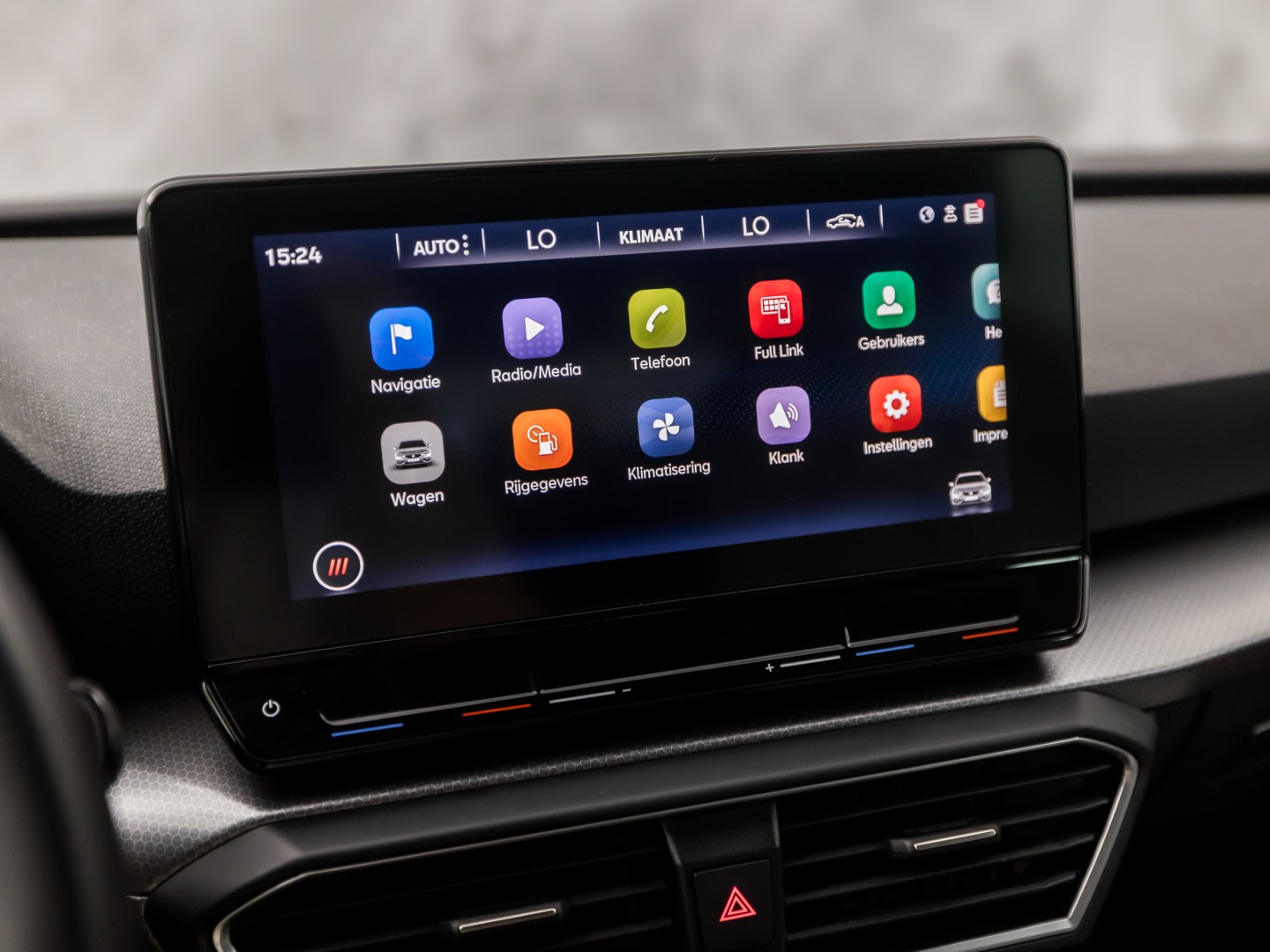 SEAT Leon 1.5 TSI Sport (4 CILINDER, APPLE CARPLAY, GROOT NAVI, CAMERA, GETINT GLAS, SPORTSTOELEN, ADAPTIVE CRUISE, KEYLESS, NIEUWSTAAT)