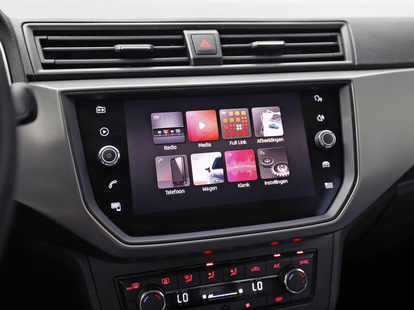 SEAT Ibiza 1.0 Sport (APPLE CARPLAY, GROOT NAVI, CLIMATE, GETINT GLAS, SPORTSTOELEN, LM VELGEN, CRUISE, NIEUWSTAAT)