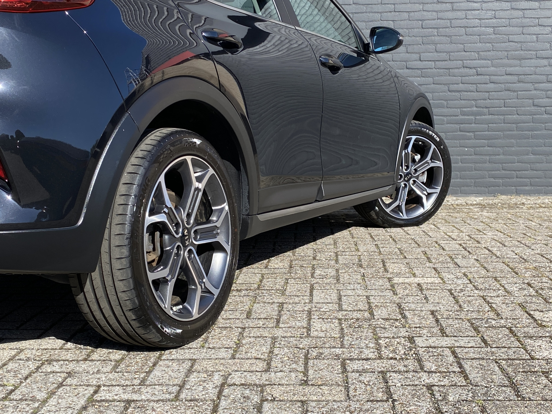 Kia XCeed 1.6 GDi PHEV 140 pk DynamicPlusLine | navigatie | stoel/stuurverwarming | camera | keyless go | incl. winterset