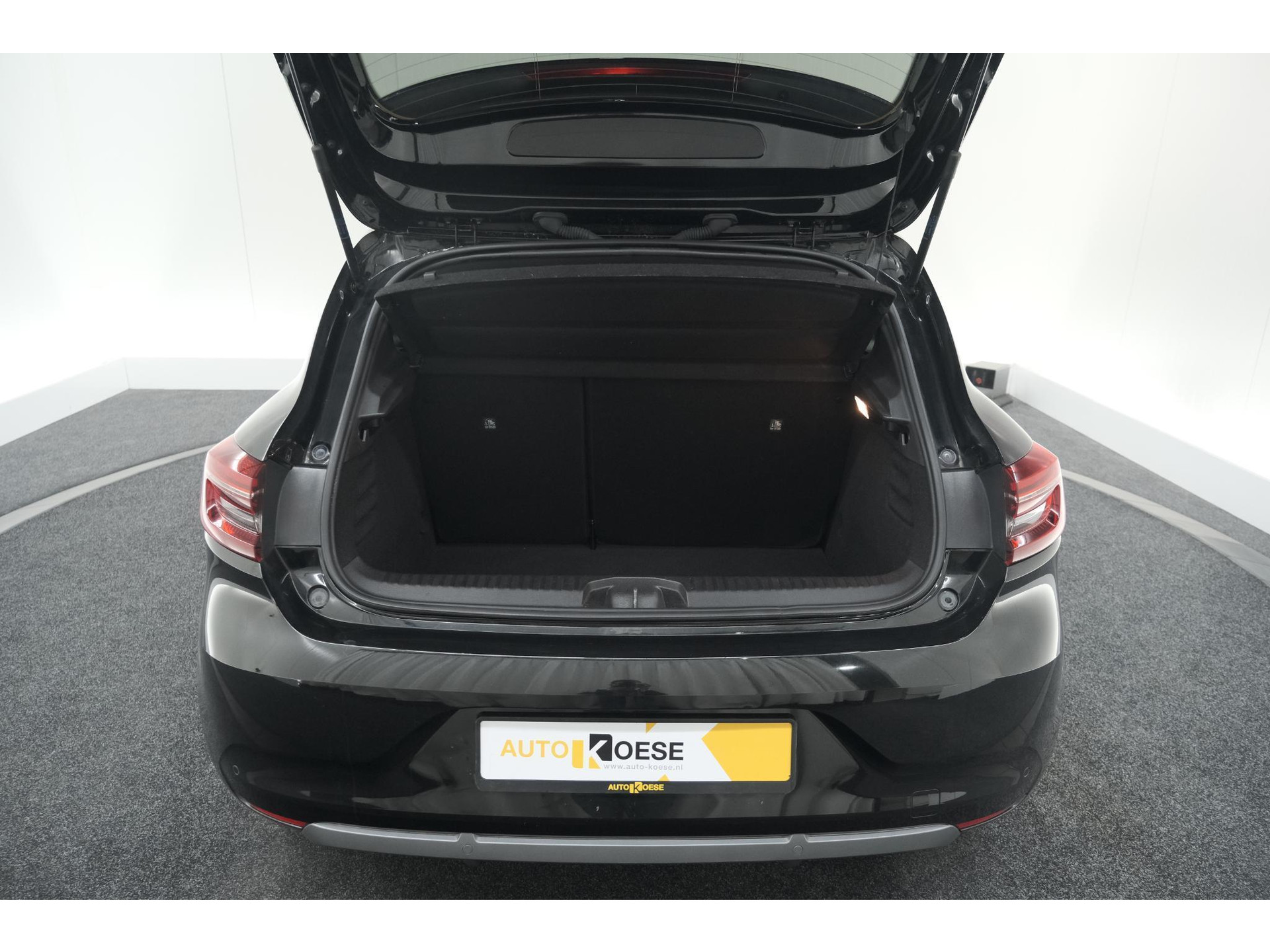 Renault Clio 1.6 E-Tech Hybrid 140 R.S. Line | 360 Camera | Apple Carplay | 9.3 Inch Groot Scherm | Sportstoelen