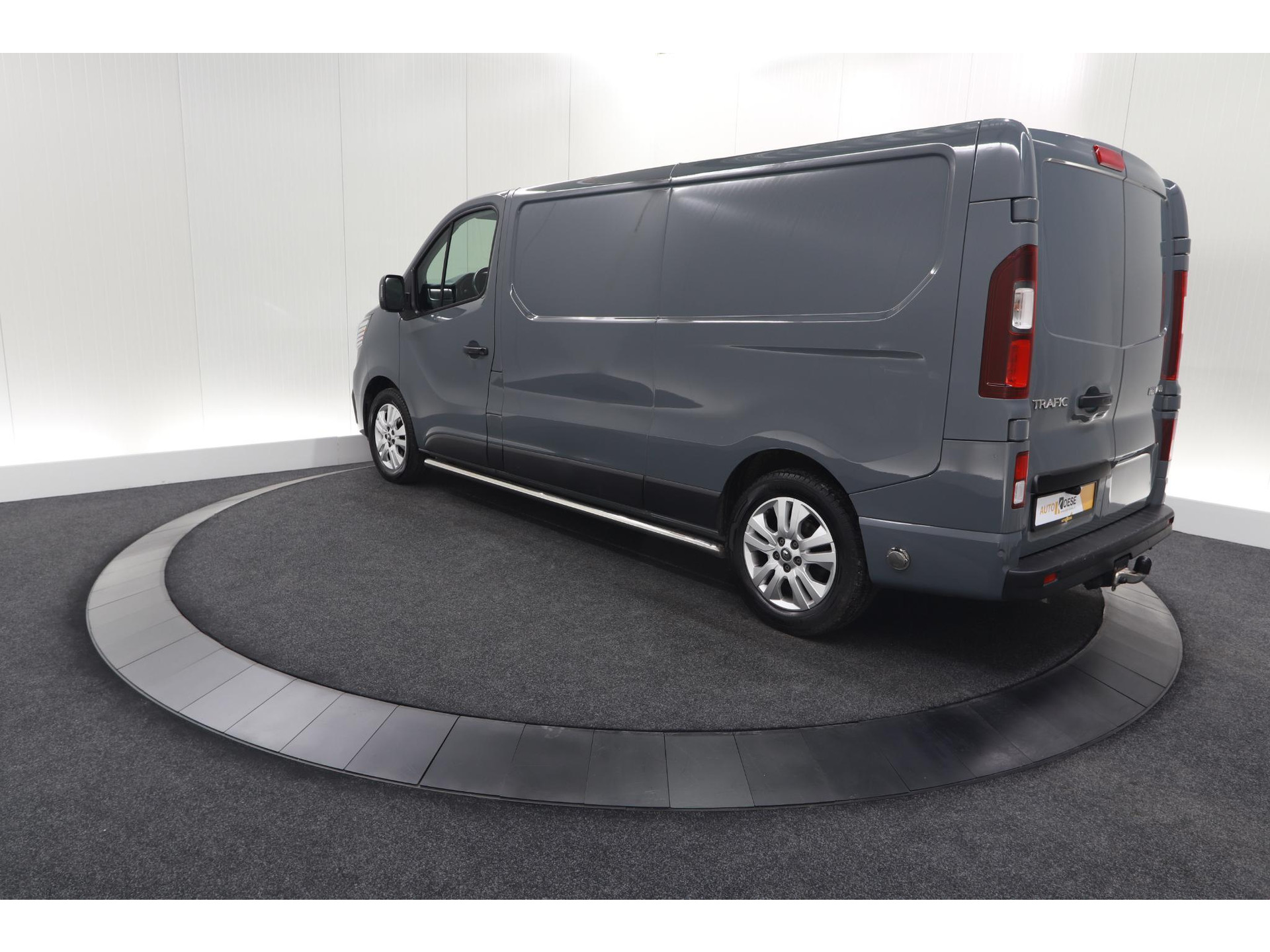 Renault Trafic 2.0 dCi 110 T30 L2H1 Work Edition | Trekhaak | Camera | Navigatie | Sidebars | Betimmering Laadruimte