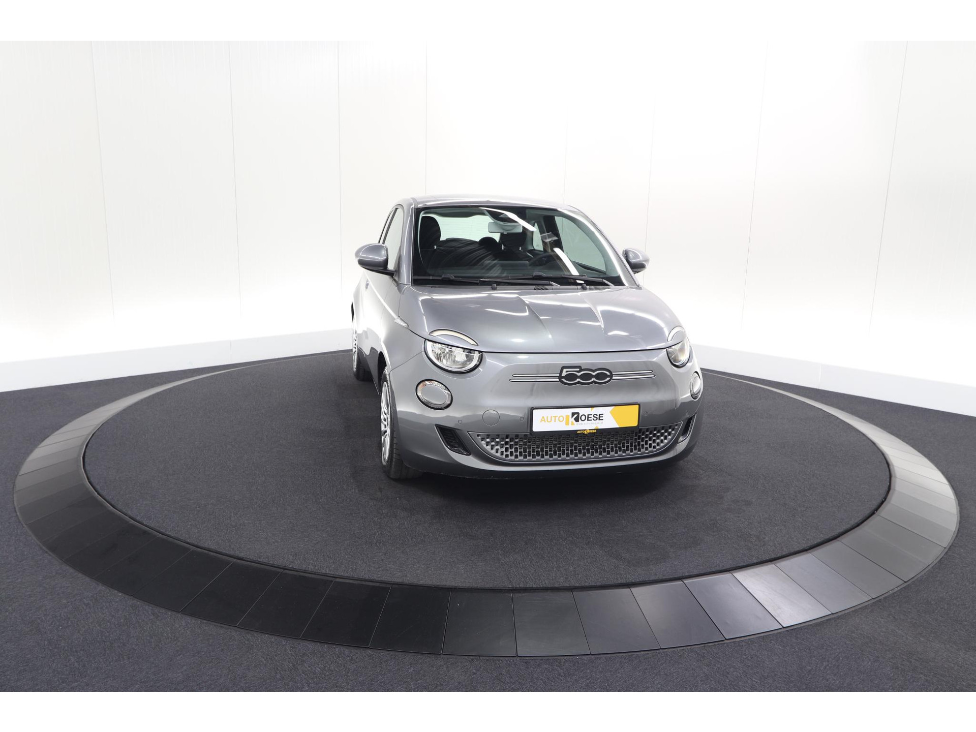 Fiat 500 Urban 42 kWh | SOH 97.6% | 3 Fase Laadfunctie | Camera | Apple Carplay | Parkeersensoren