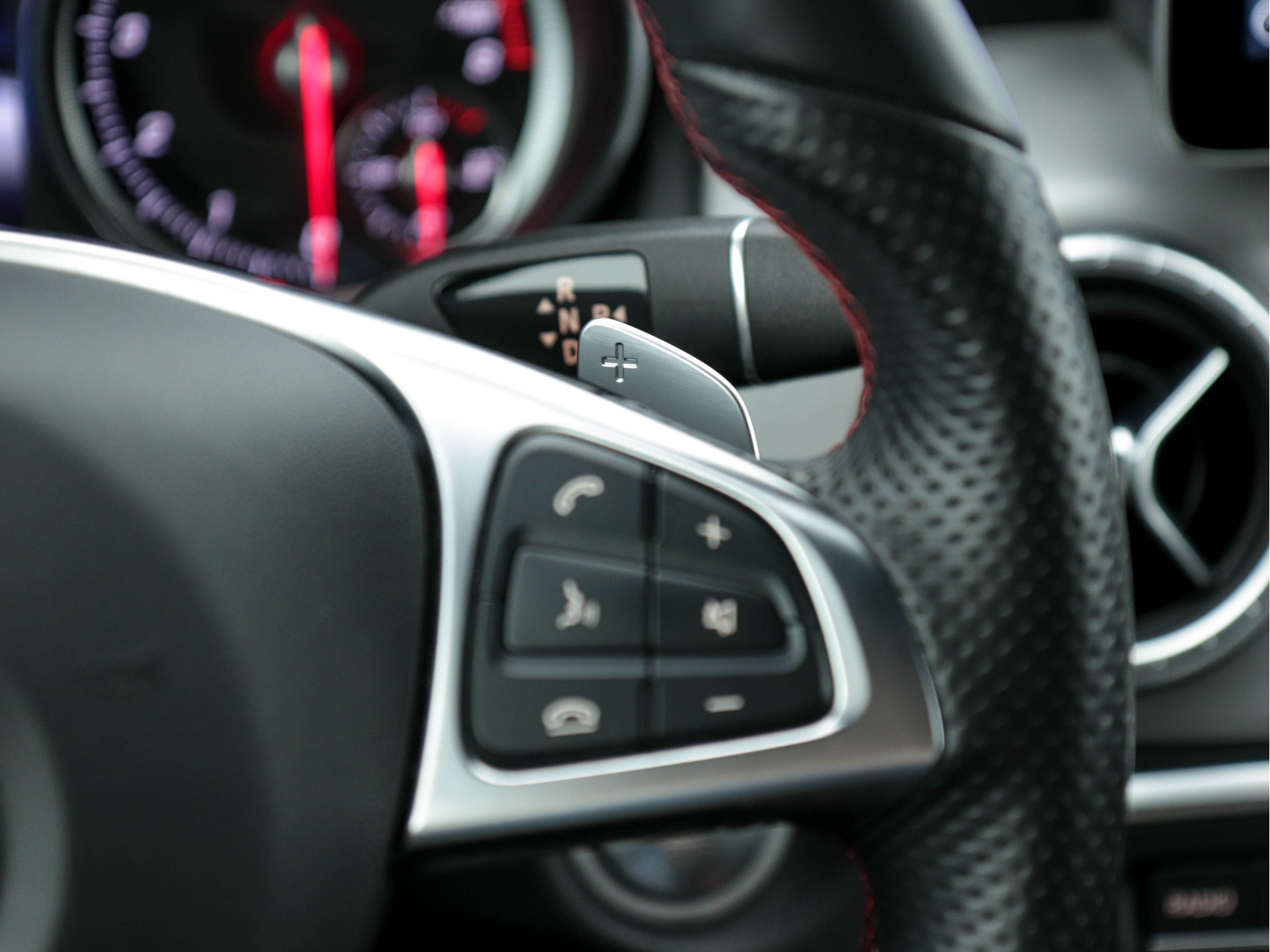 Mercedes-Benz CLA-klasse Shooting Brake 180 AMG-Line Business Solution (INCL-BTW) Aut. *NAVI-FULLMAP | FULL-LED | LEATHER-MICROFIBRE | CAMERA | ECC | PDC | CRUISE | SPORT-SEATS | SHIFT-PADDLES | 18"ALU*