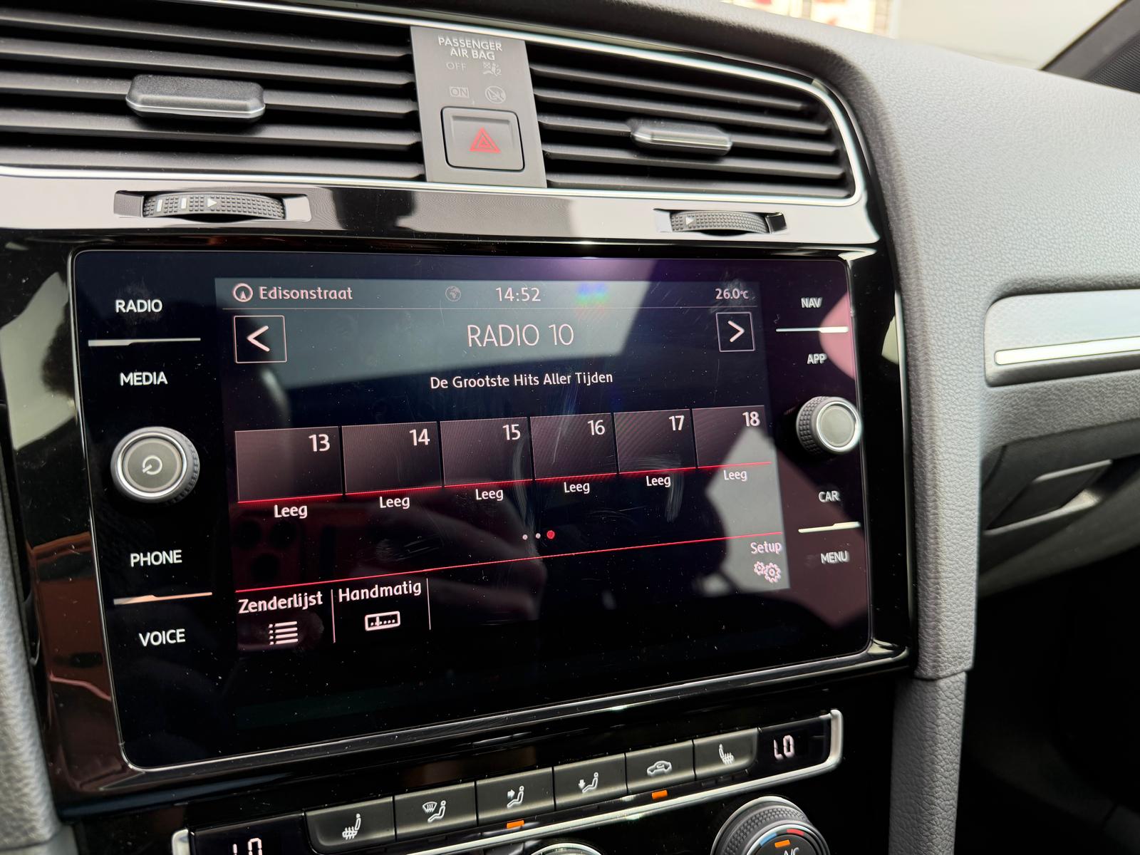 Volkswagen Golf 2.0 TSI GTI Performance | 3/6/12MND GARANTIE | PANO | LED | ACC | TREKHAAK | NAVI | STOELVERW. |