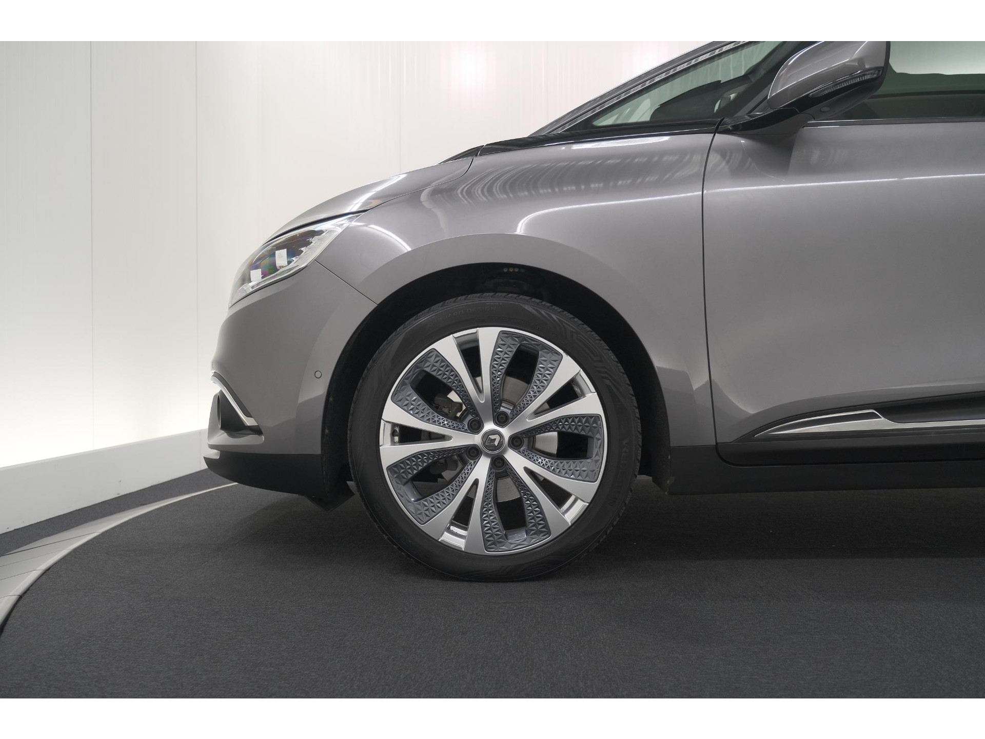 Renault Scénic TCe 130 Intens | Trekhaak | Panoramadak | Camera | Apple Carplay | Dodehoekdetectie